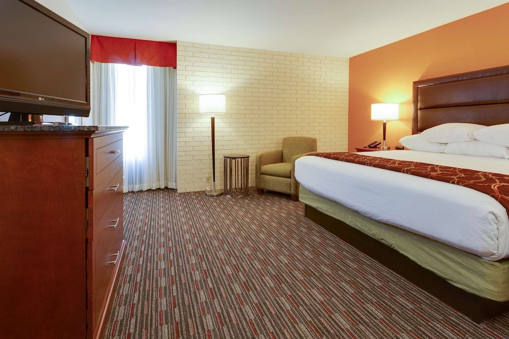Suite, 1 King Bed with Sofa bed (UpFloor,Oversized,Sofa Sleeper,2Rooms)
