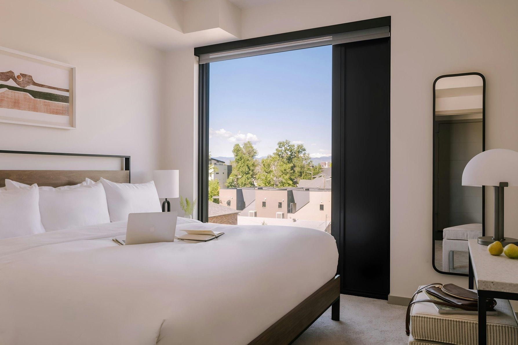 Superior, 1 Bedroom Apartment, 1 King, Sofa bed, Mountain view