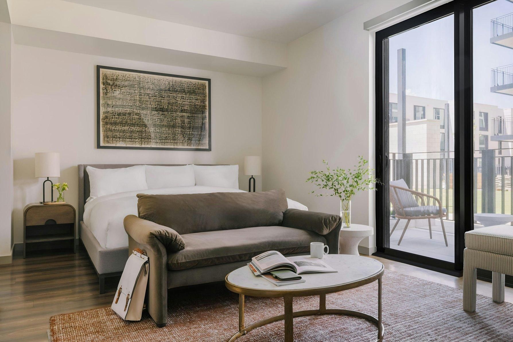 Studio Apartment, 1 King, Balcony