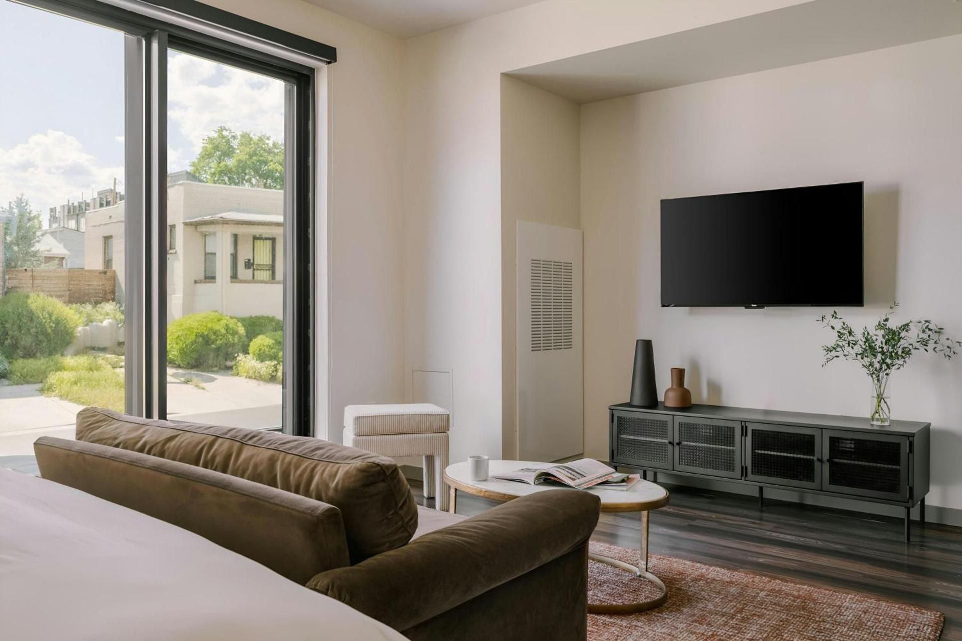 King Studio Apartment