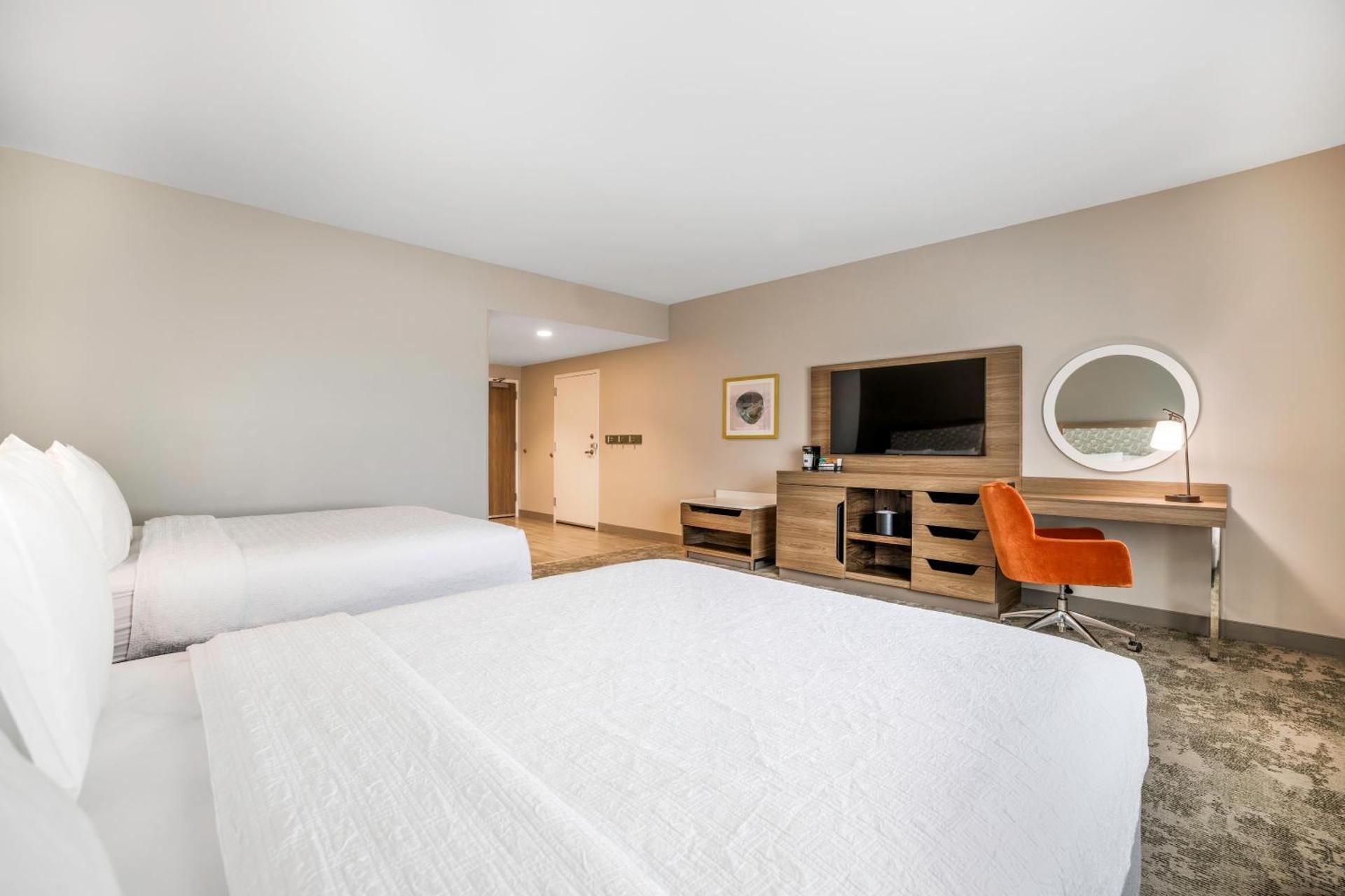 Queen Room with Two Queen Beds and Mountain View