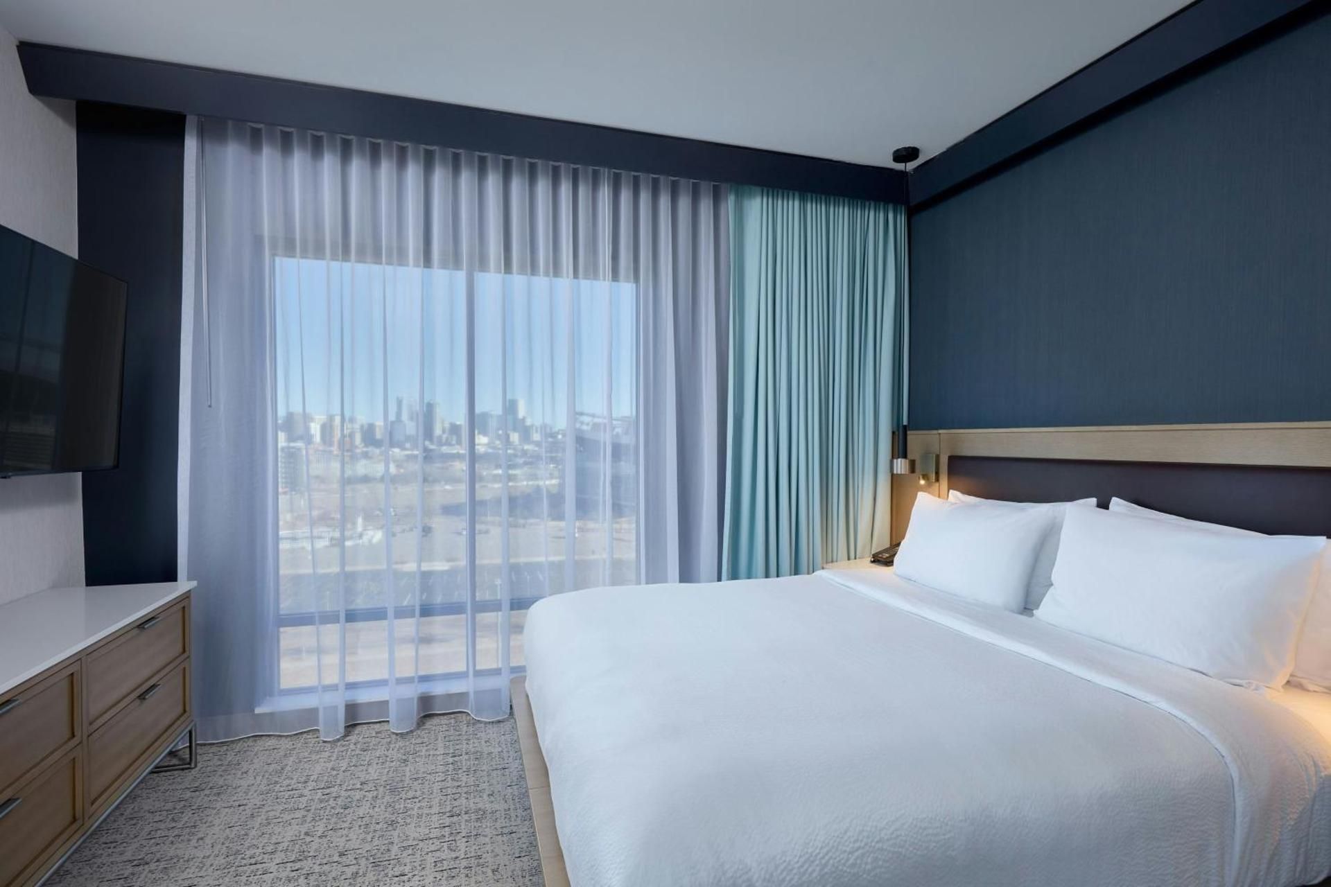 One-Bedroom Larger King Suite with City View