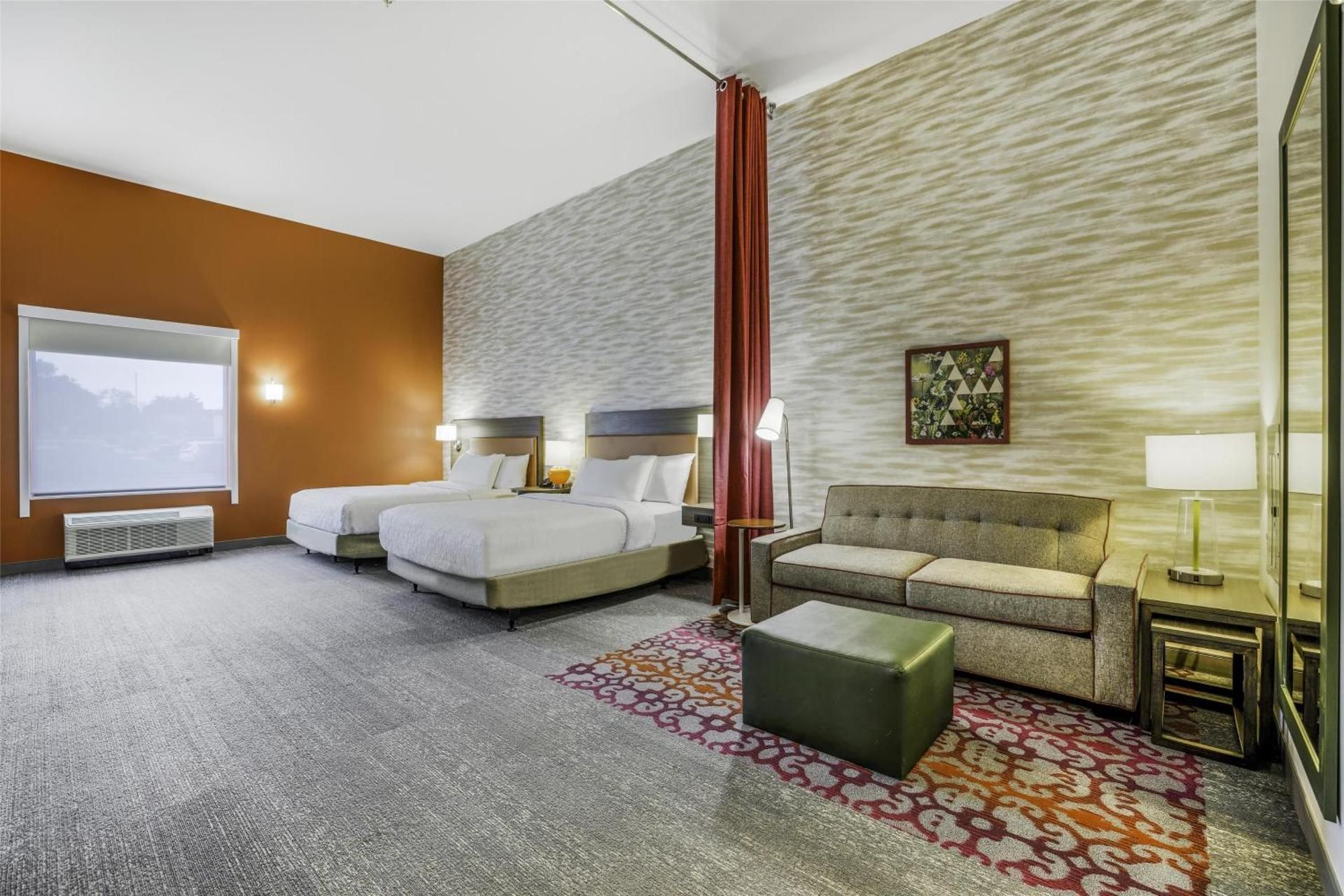 2 Queen Beds Studio Suite