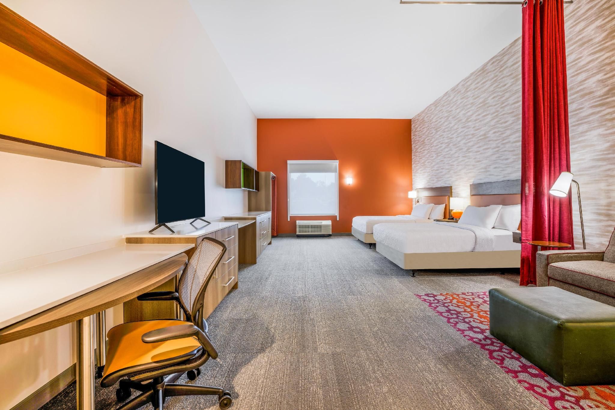2 Queen Hearing Accessible Studio Suite