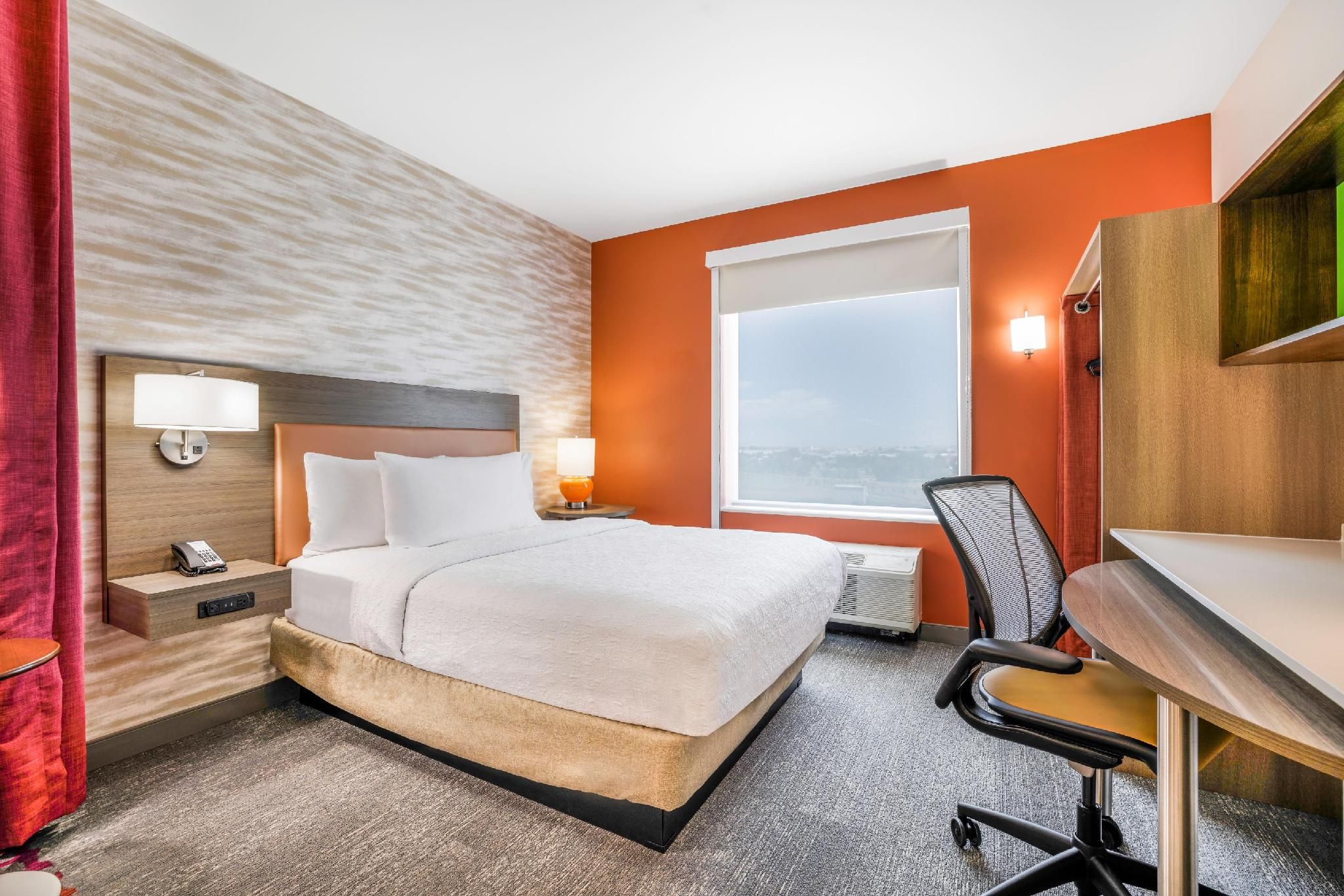 1 Queen Bed 1 Bedroom Suite
