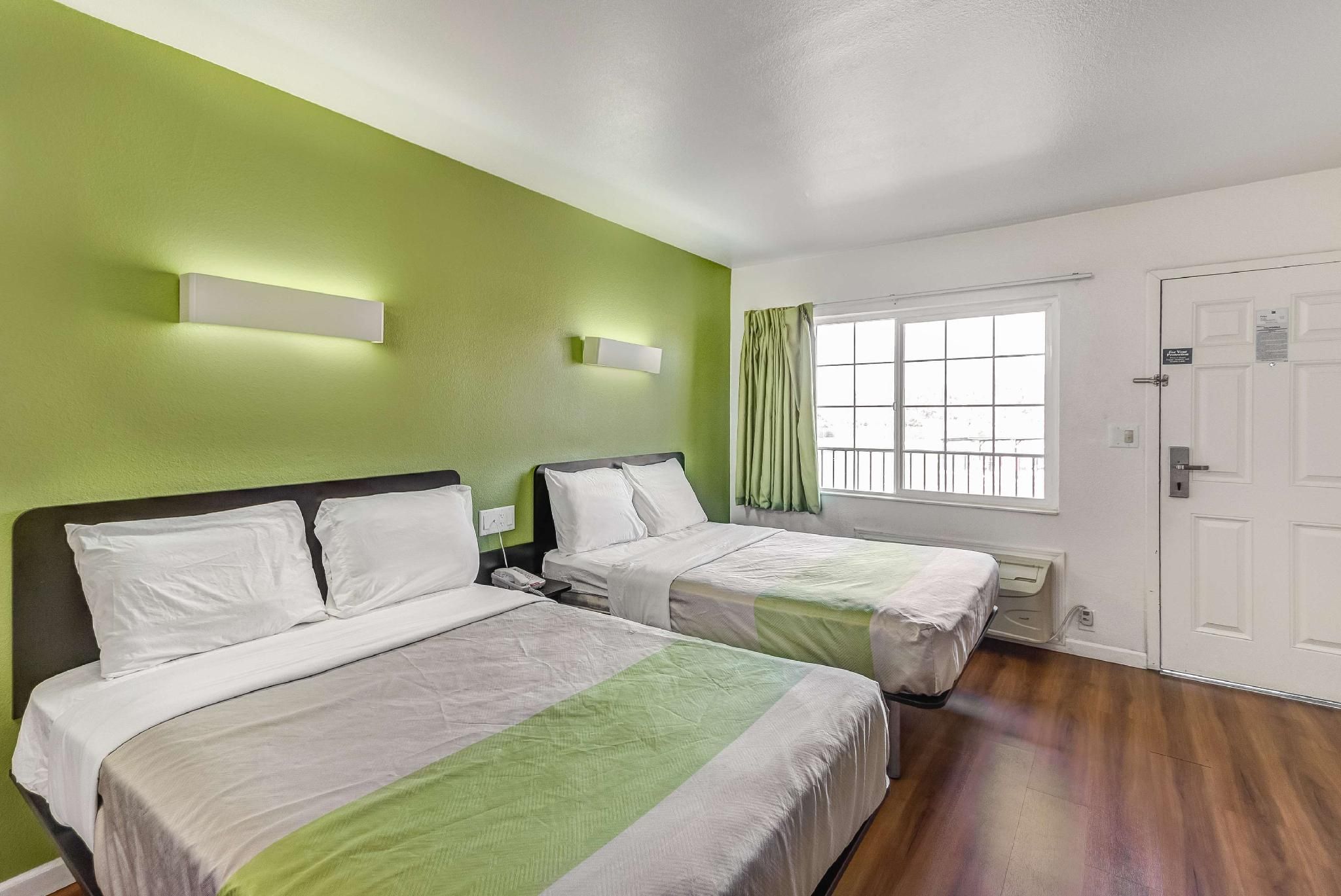 Motel 6 Visalia, CA 2 Full Beds | Non-Smoking, Micfridge 3