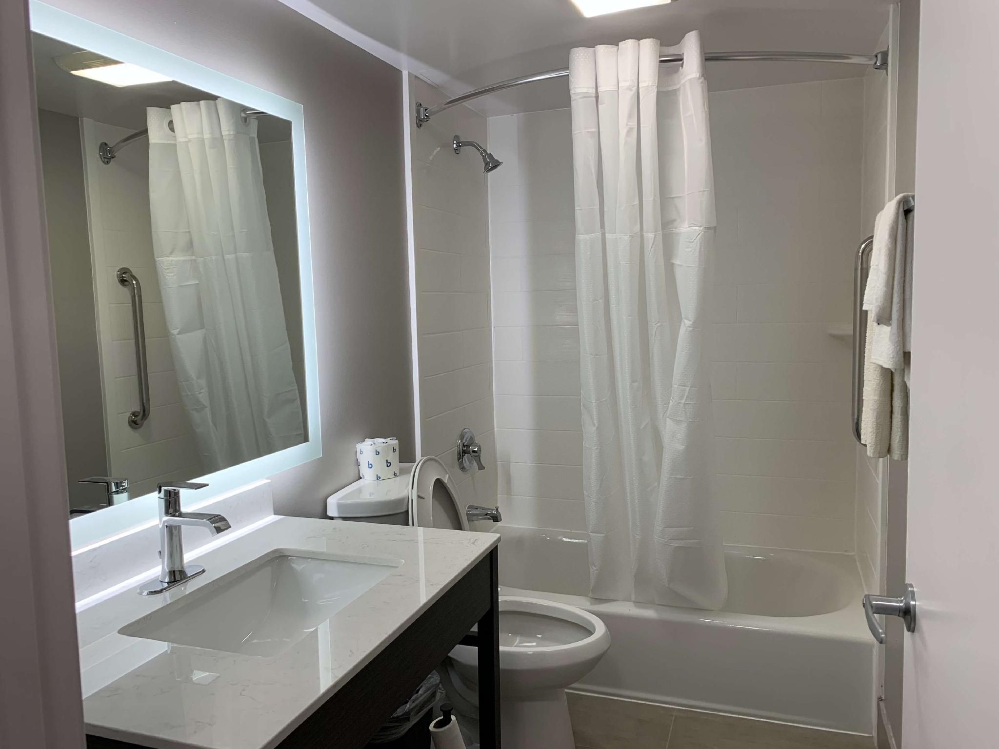 1 Queen Bed | Non-Smoking, Kitchen