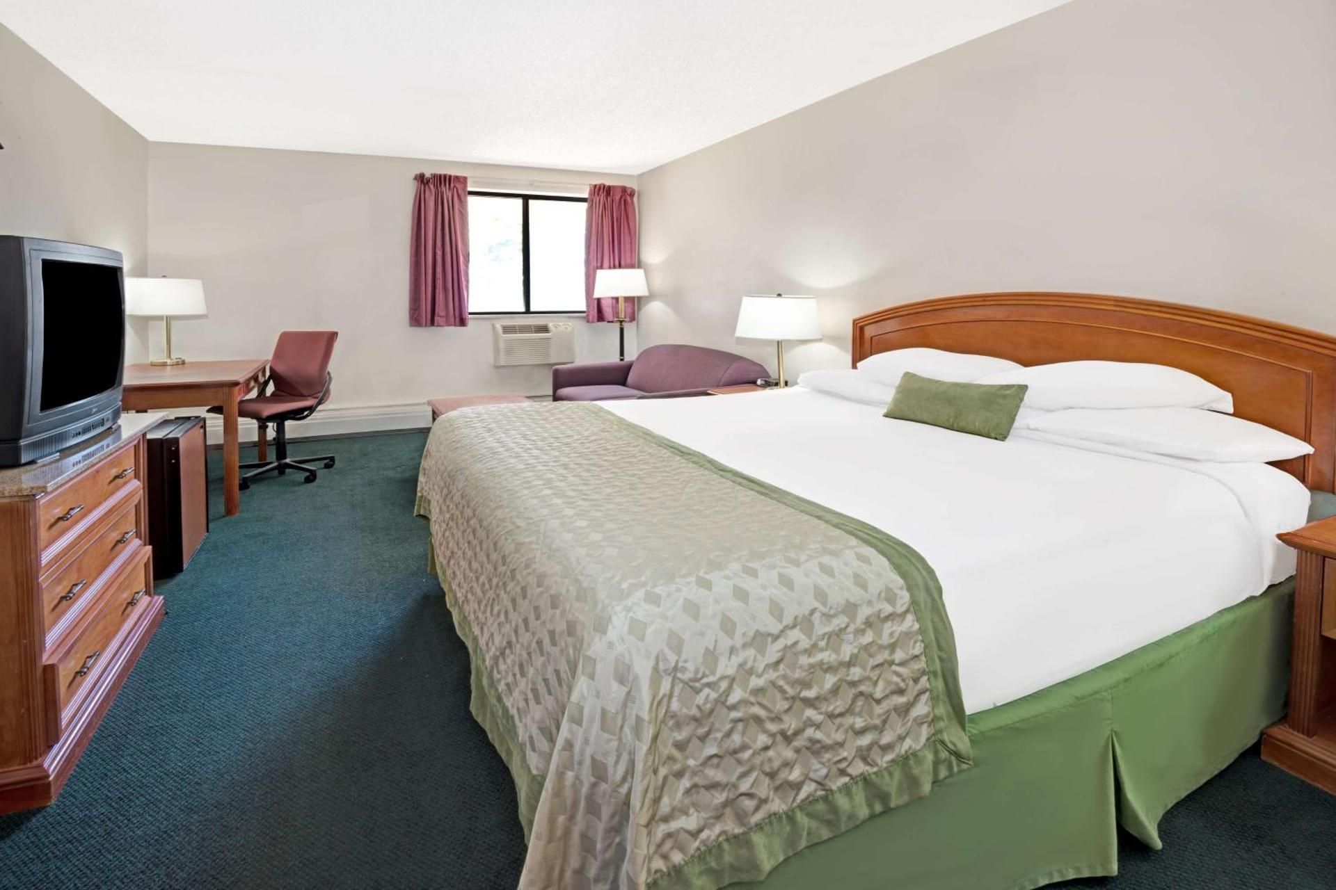 King Room - Non-Smoking