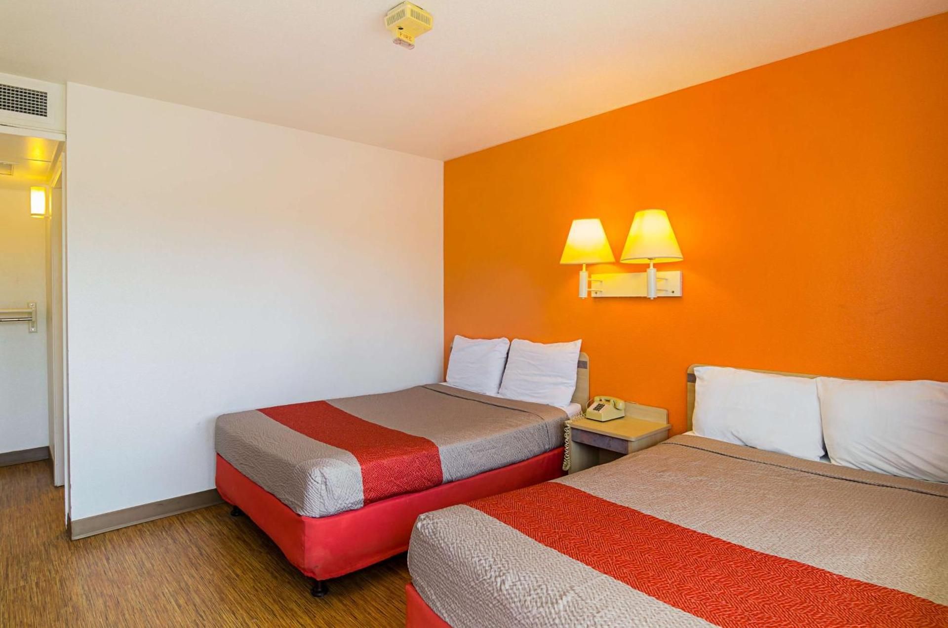 Motel 6 Laramie, WY Quadruple Room - Disability Access - Smoking 2