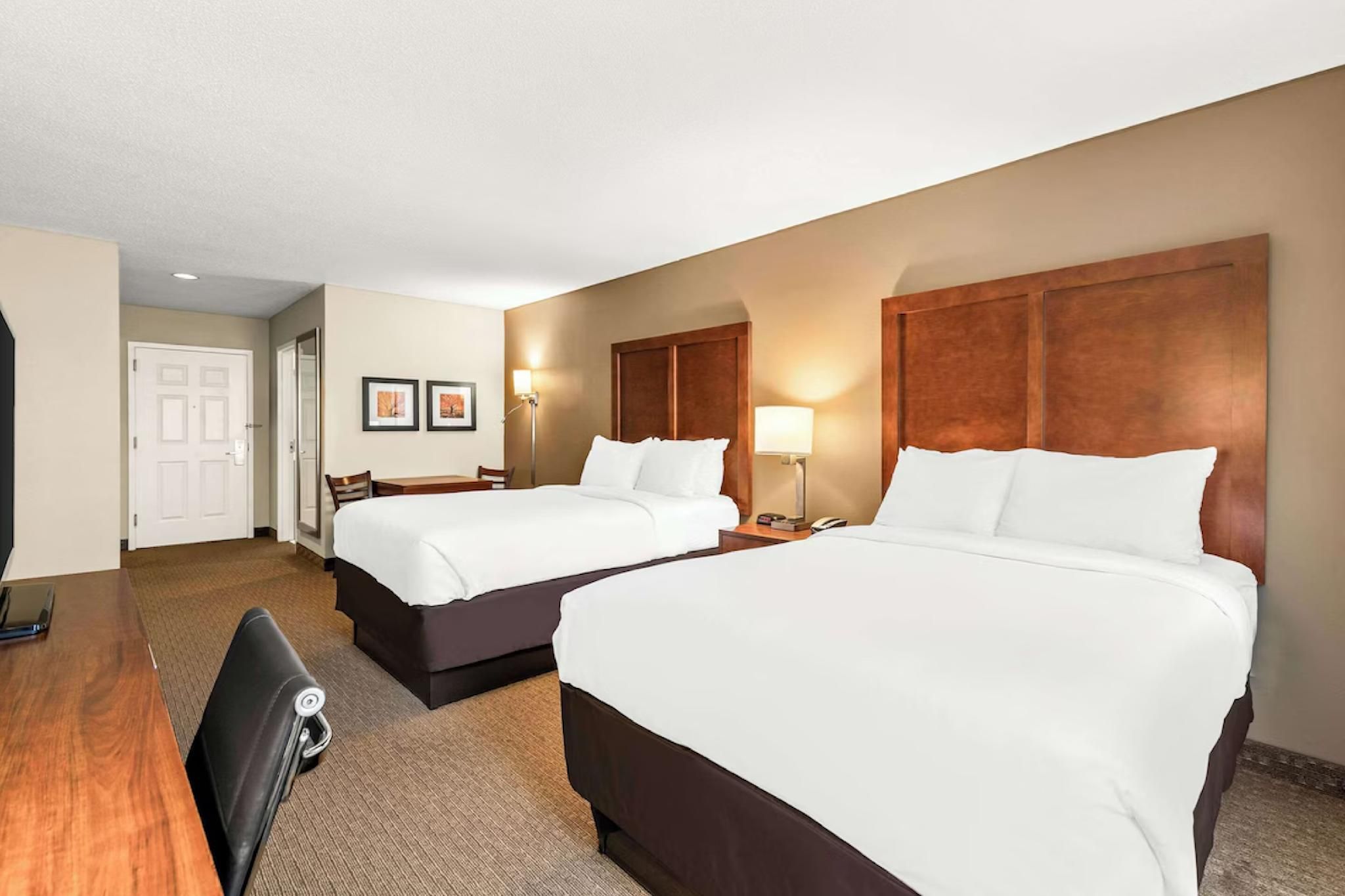 2 Double Beds Nonsmoking