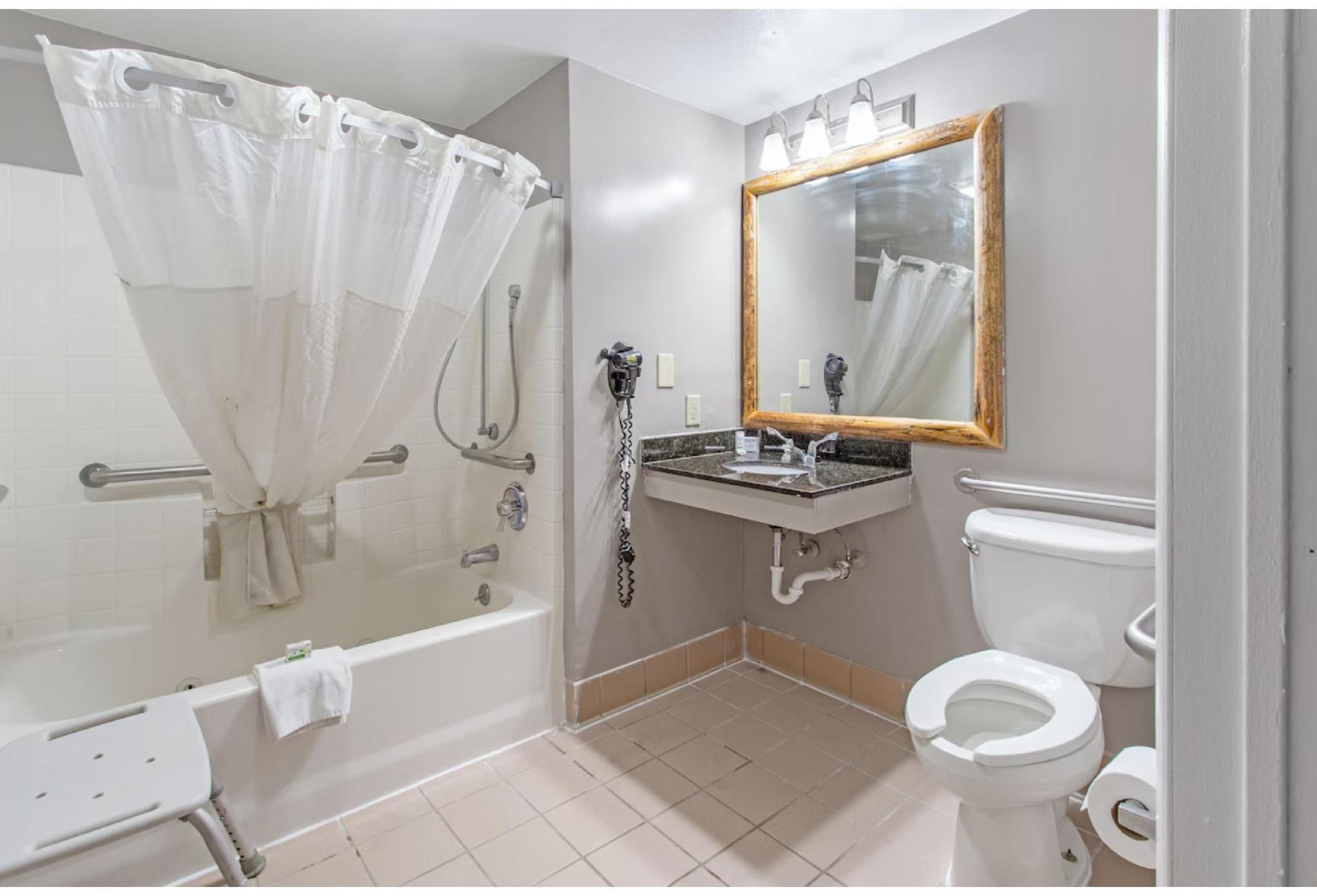 Studio 6 Suites Butte, MT – I-90 / I-15 2 King Beds , Suite, Non-Smoking 3