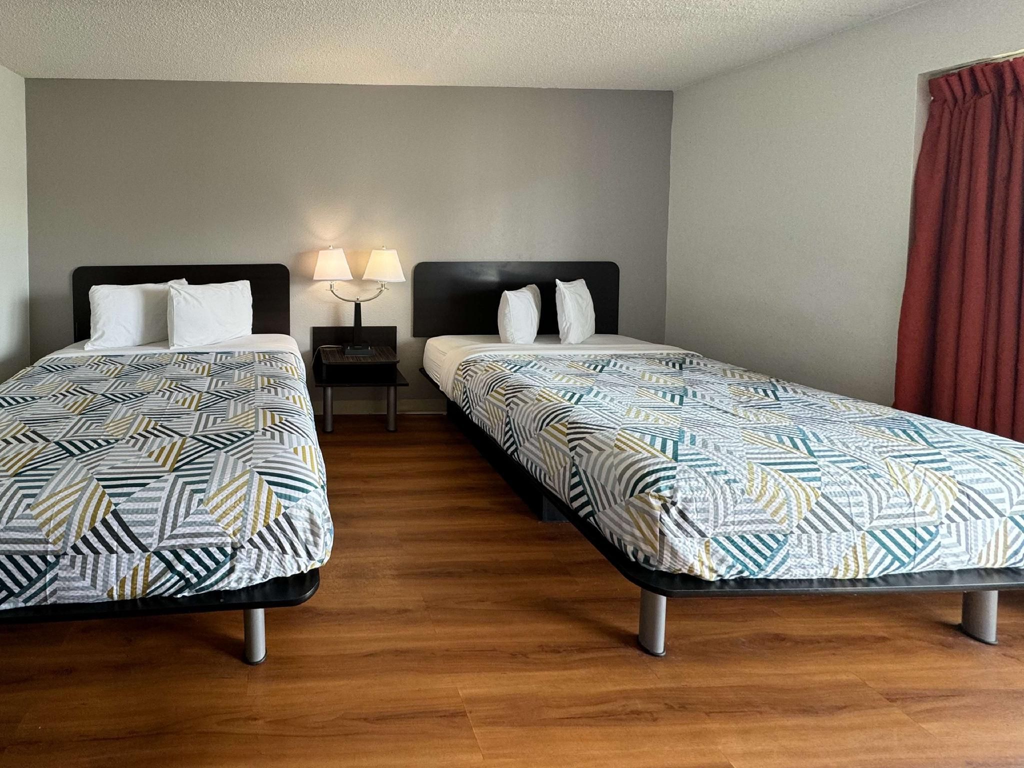 2 Queen Beds | Non-Smoking