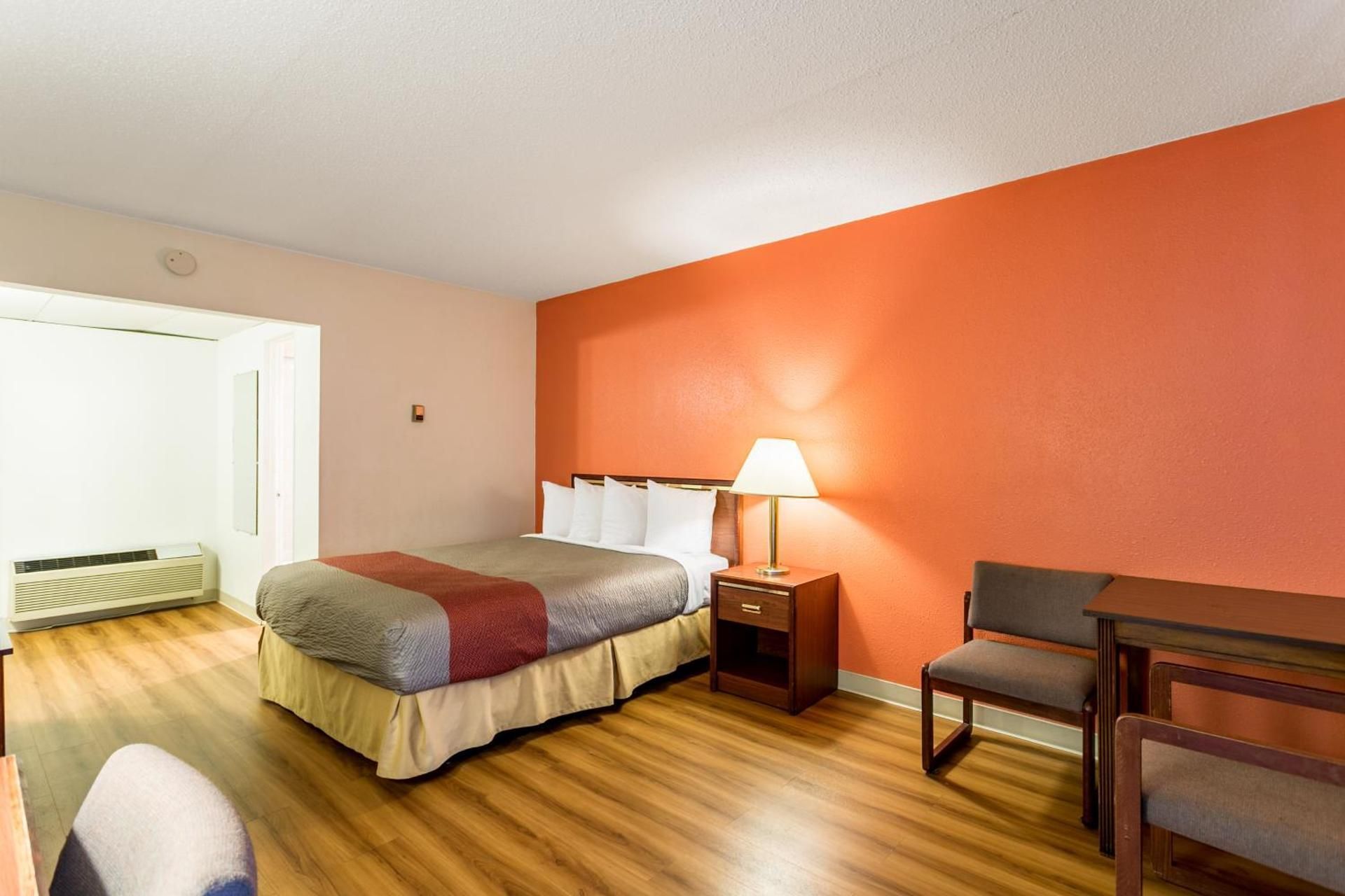 Motel 6 Butte, MT - Historic City Center Queen Suite - Non-Smoking