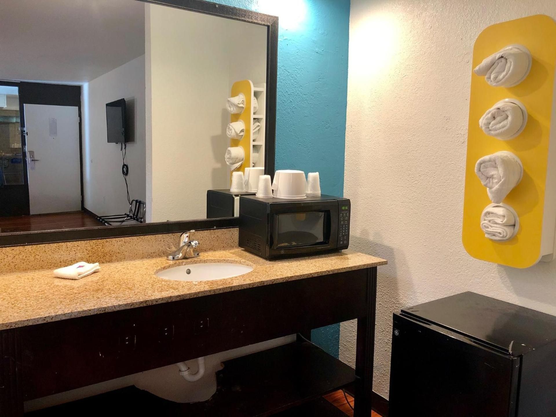 King Room - Disability Access - Non-Smoking