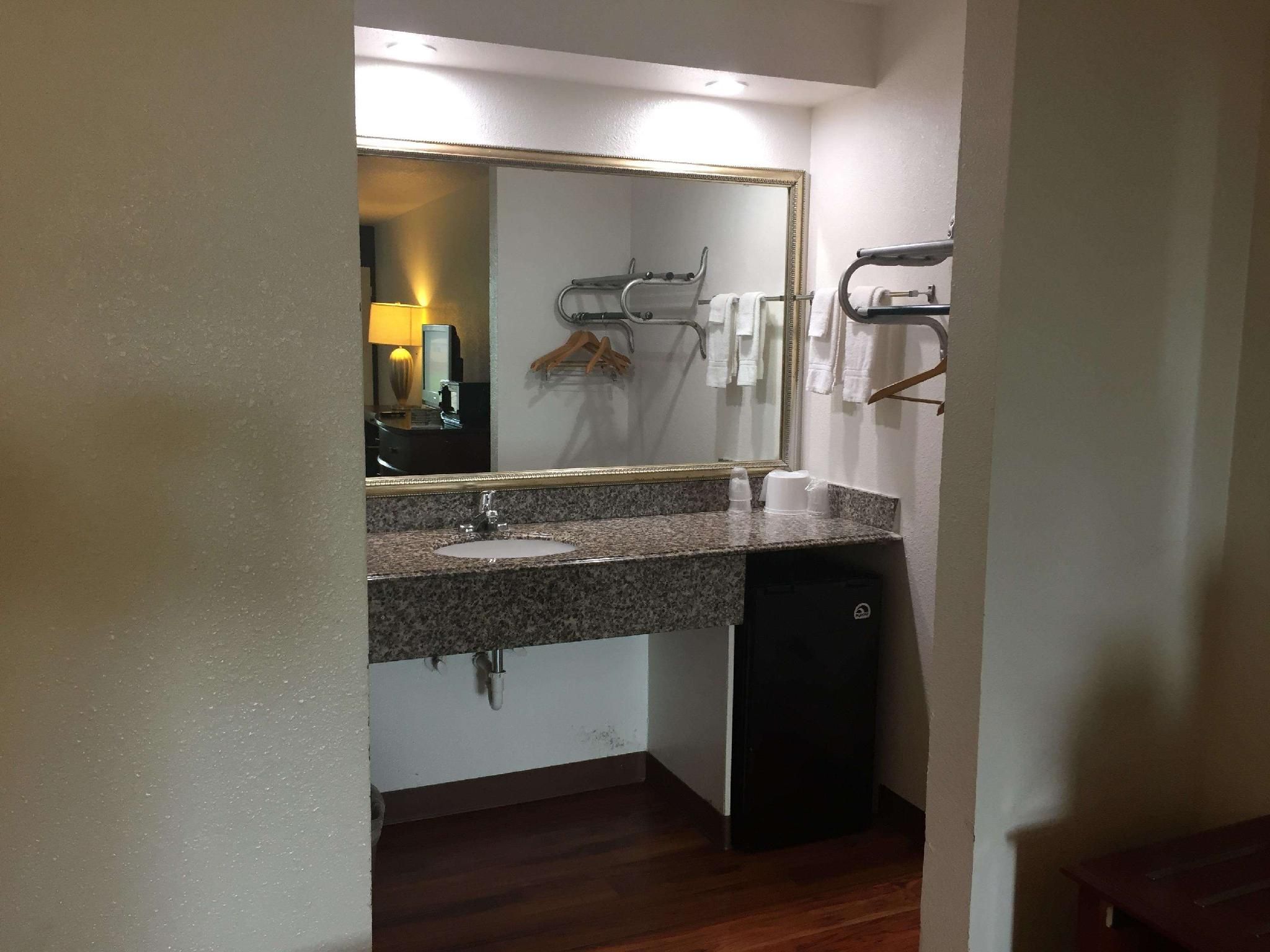 1 King Bed | Mobility Accessible Tub, Nsmk