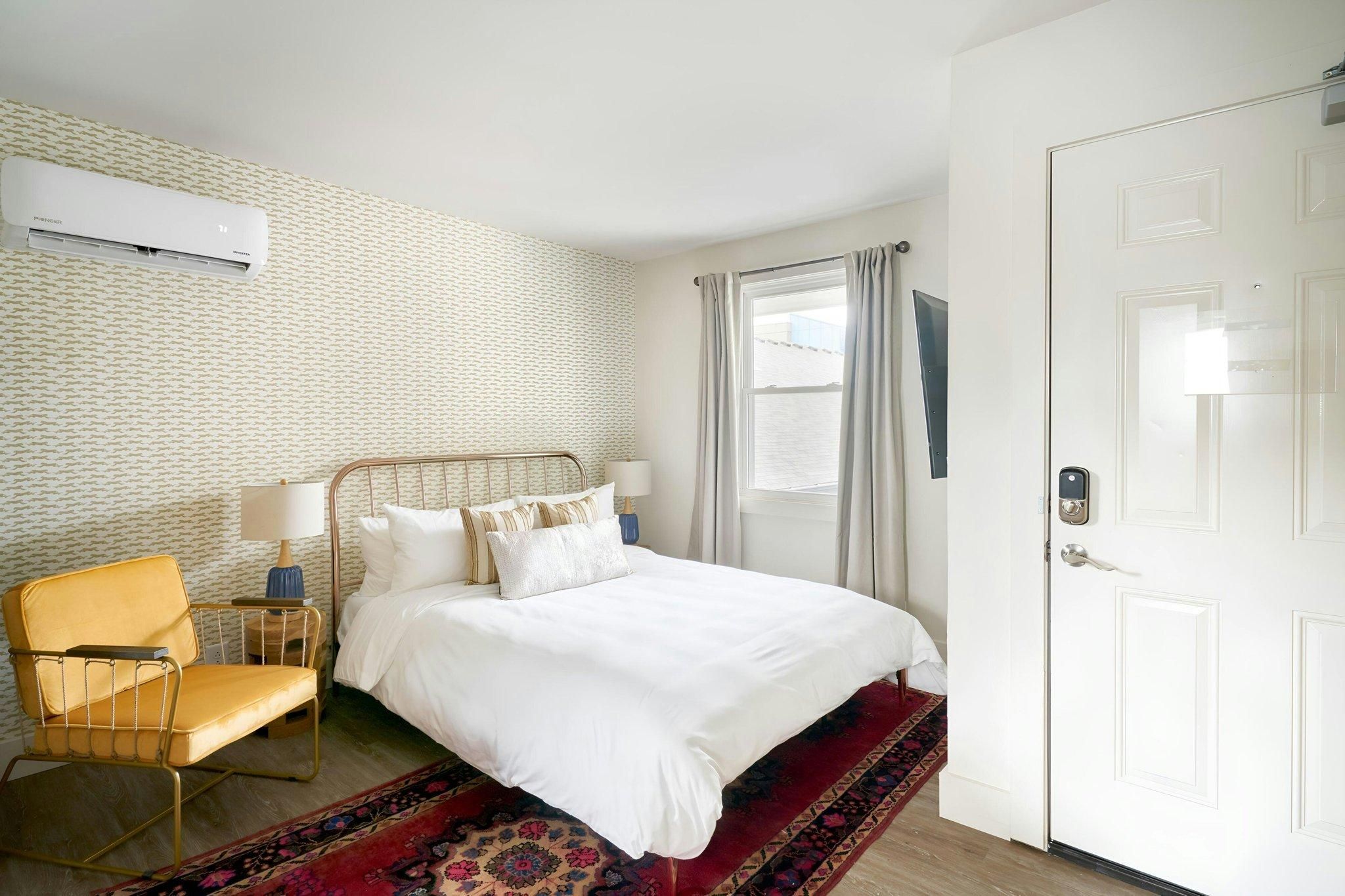 Studio Apartment, 1 Queen