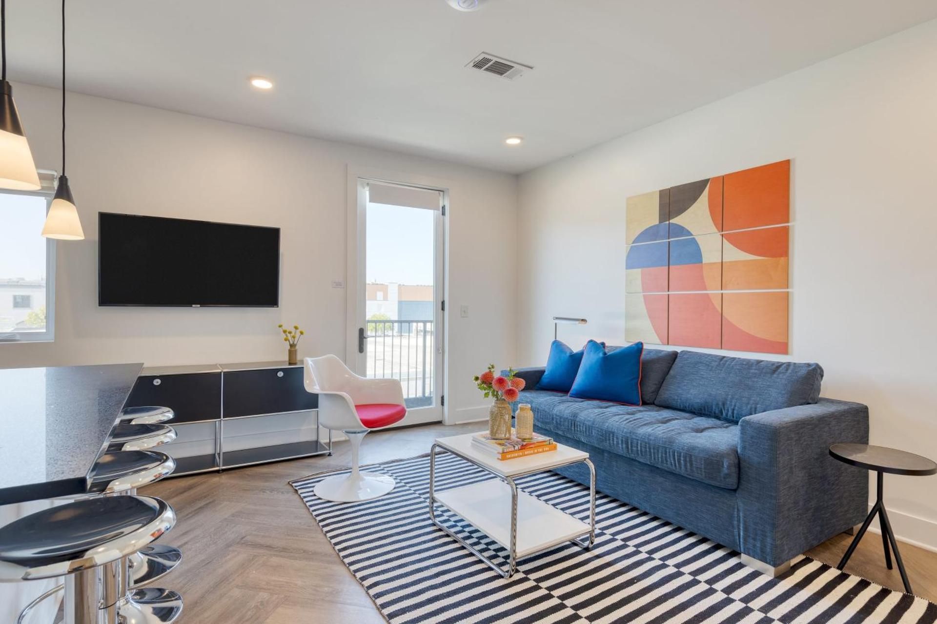 Superior One-Bedroom Apartment