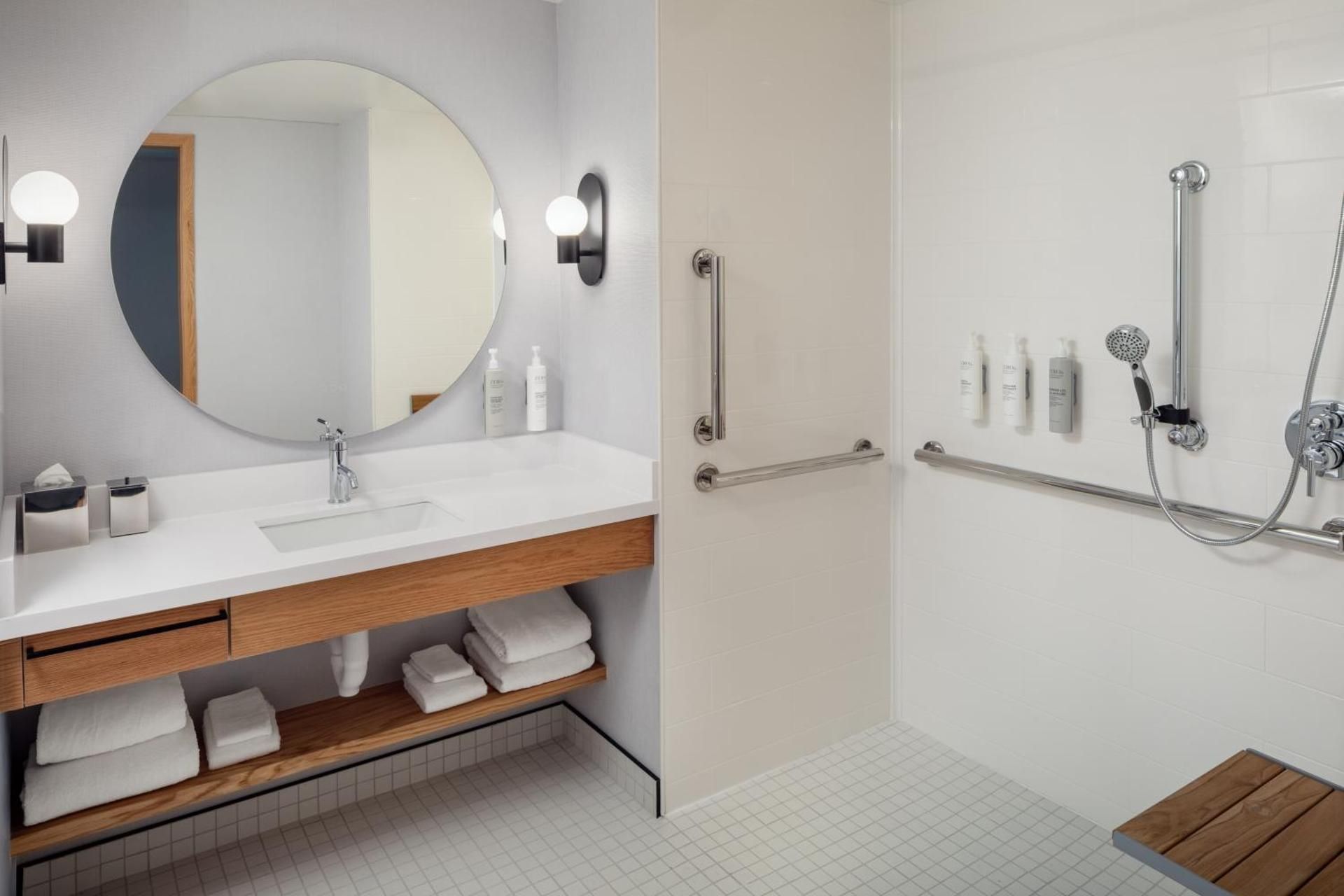 Queen Studio with Roll-In Shower - Mobility Accessible