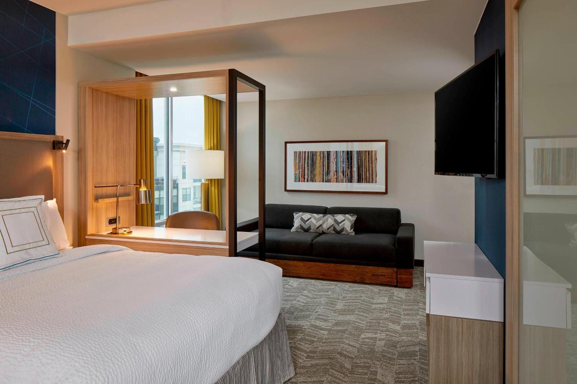 Suite with Two Queen Beds and Trundle Bed - Hearing Accessible