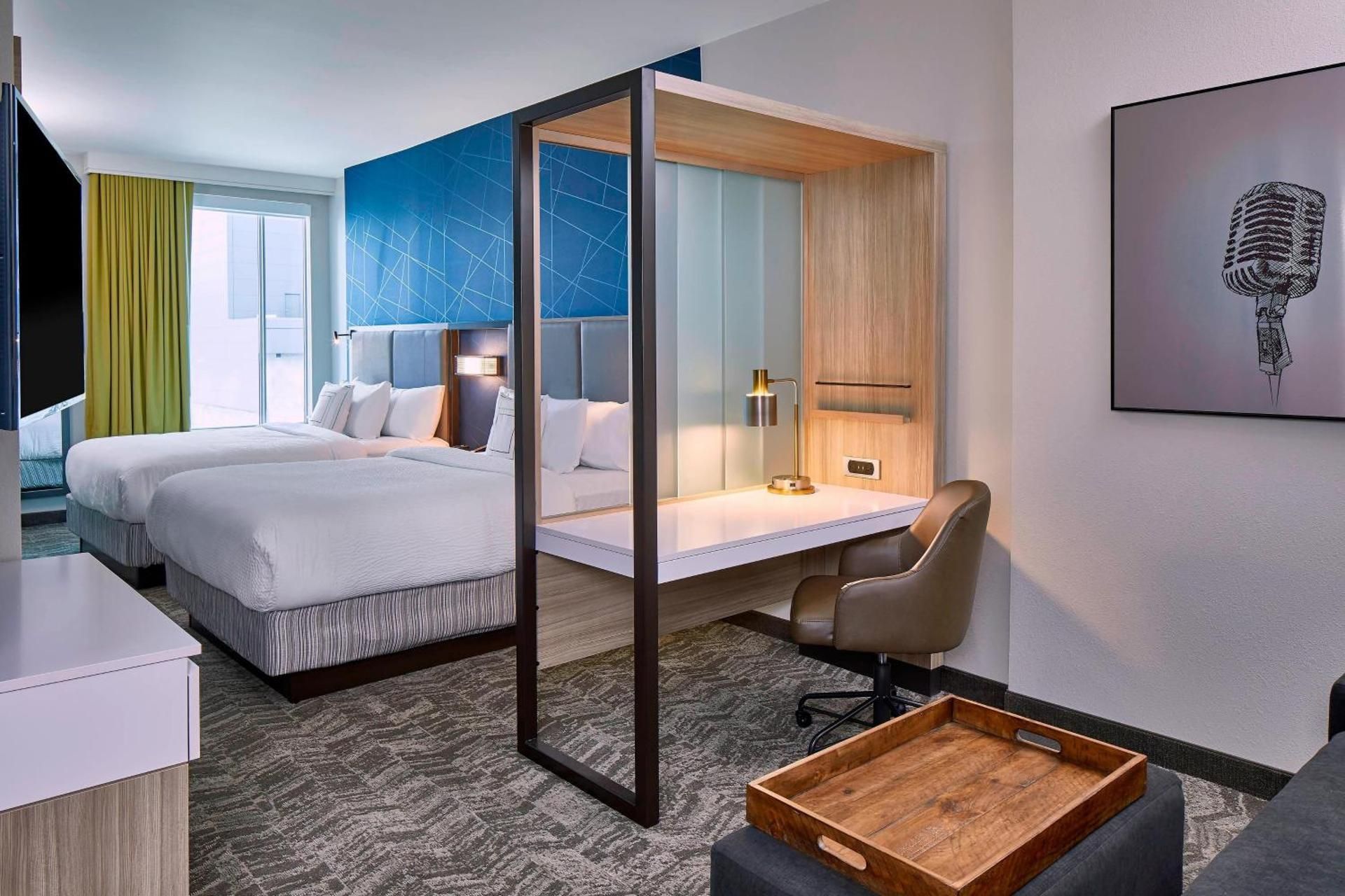 Queen Suite with Two Queen Beds, Trundle Bed and Mobility Accessible Roll-In Shower