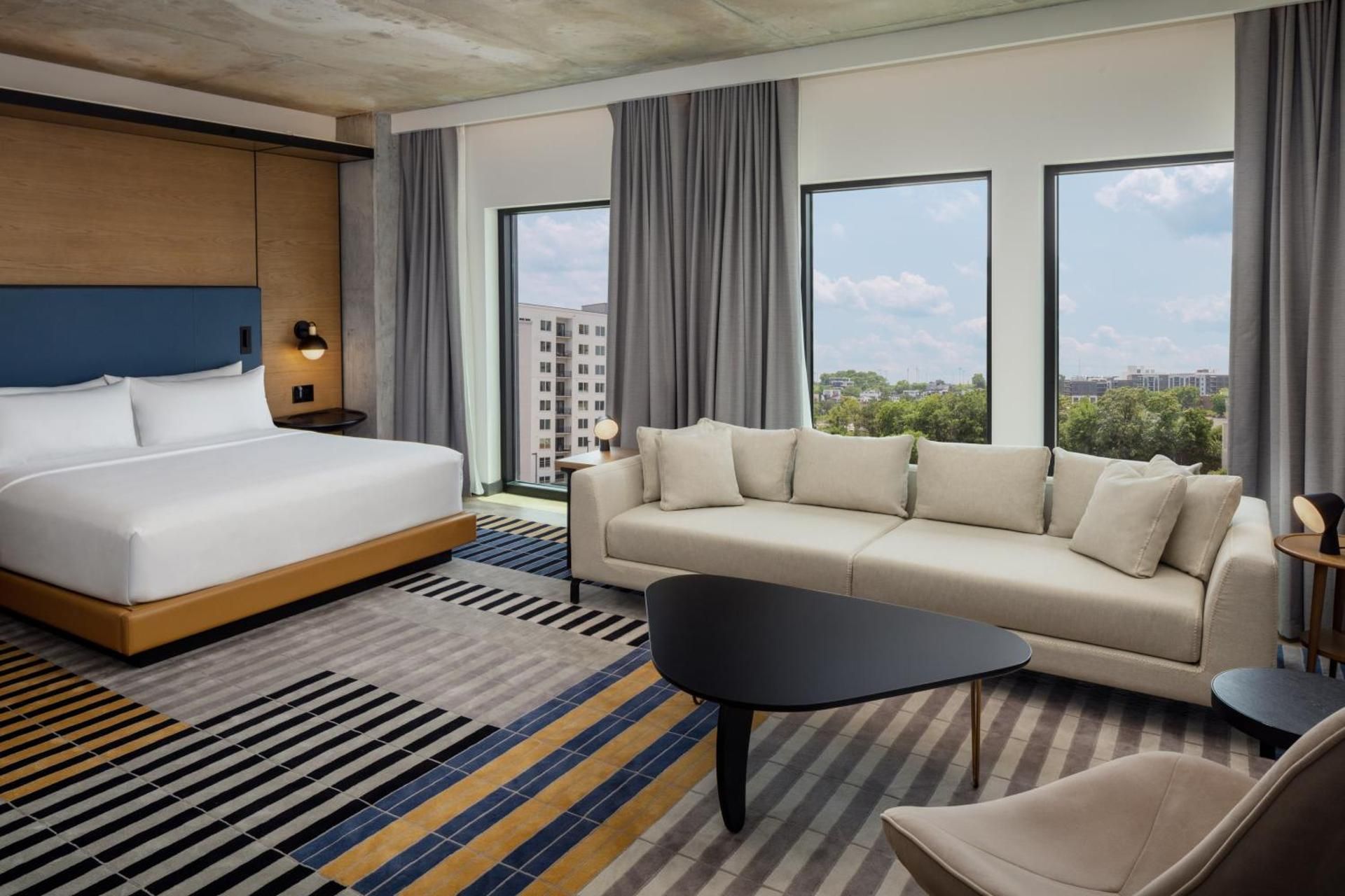 1 King Bed Deluxe