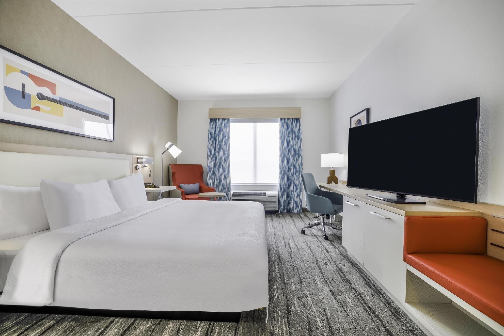 1 KING HEARING ACCESSIBLE ROOM