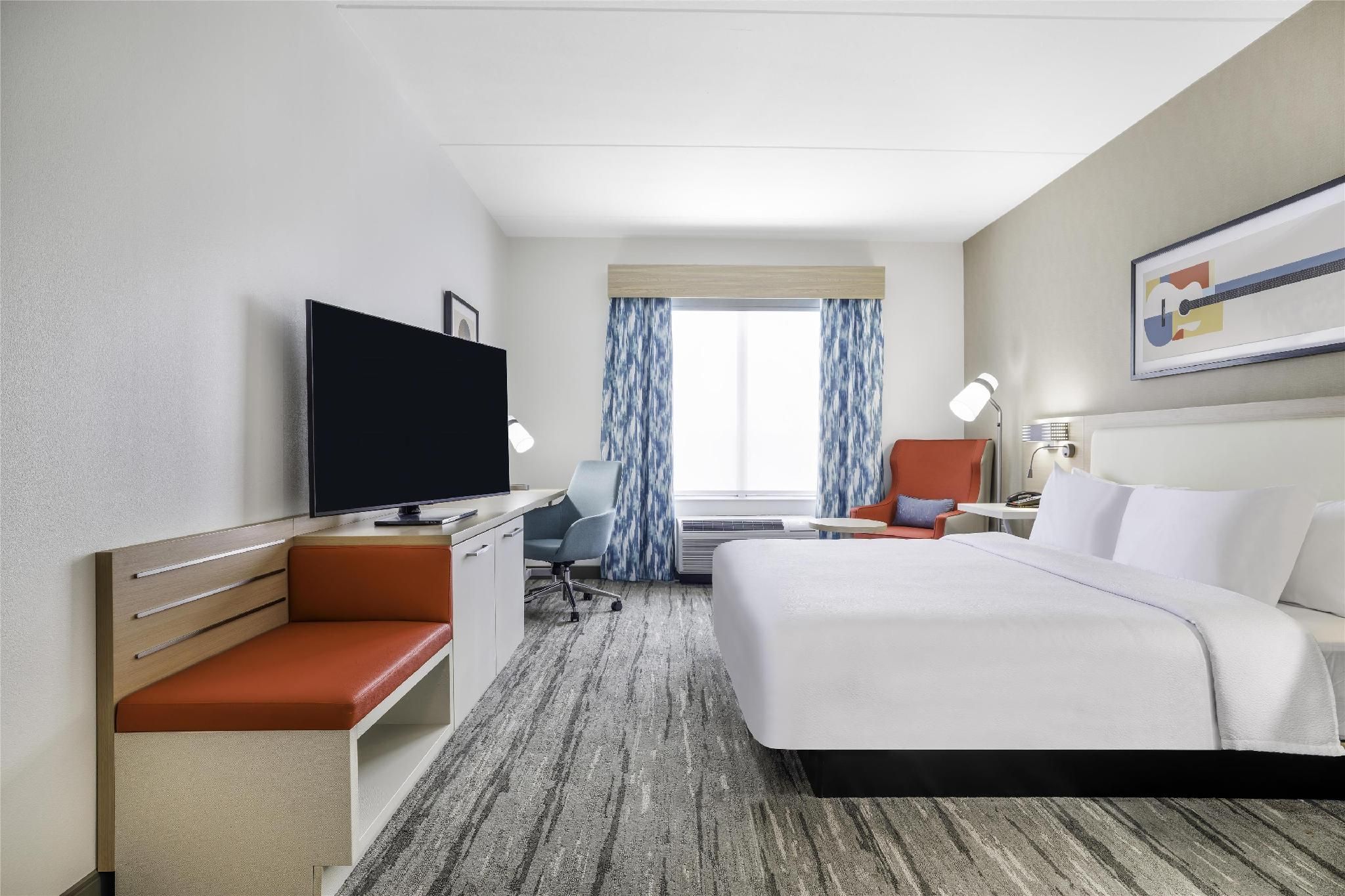 1 King Bed