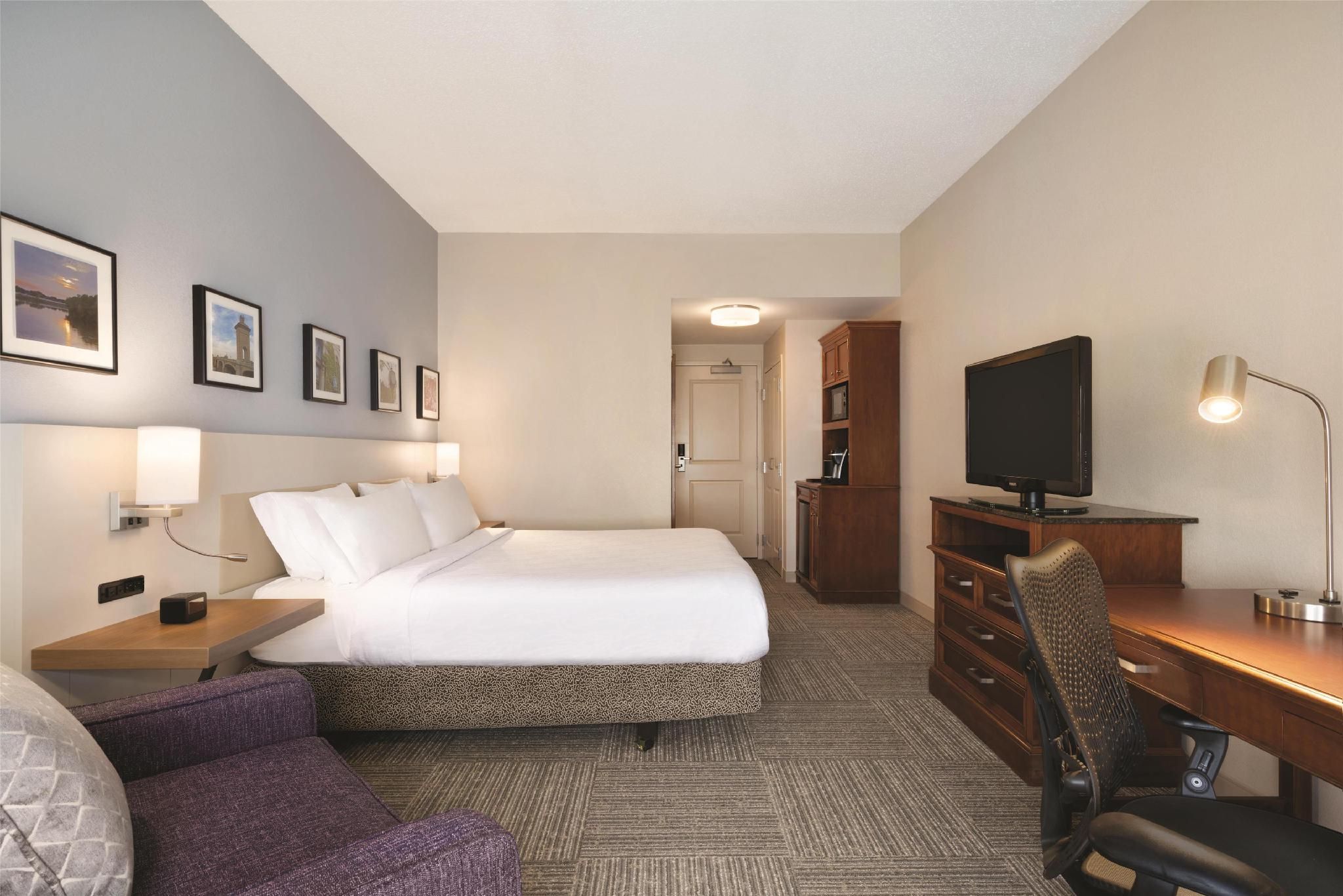 1 King Bed
