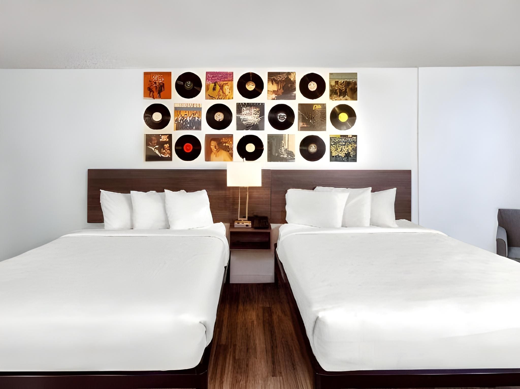 1 Queen Bed Non-Smoking