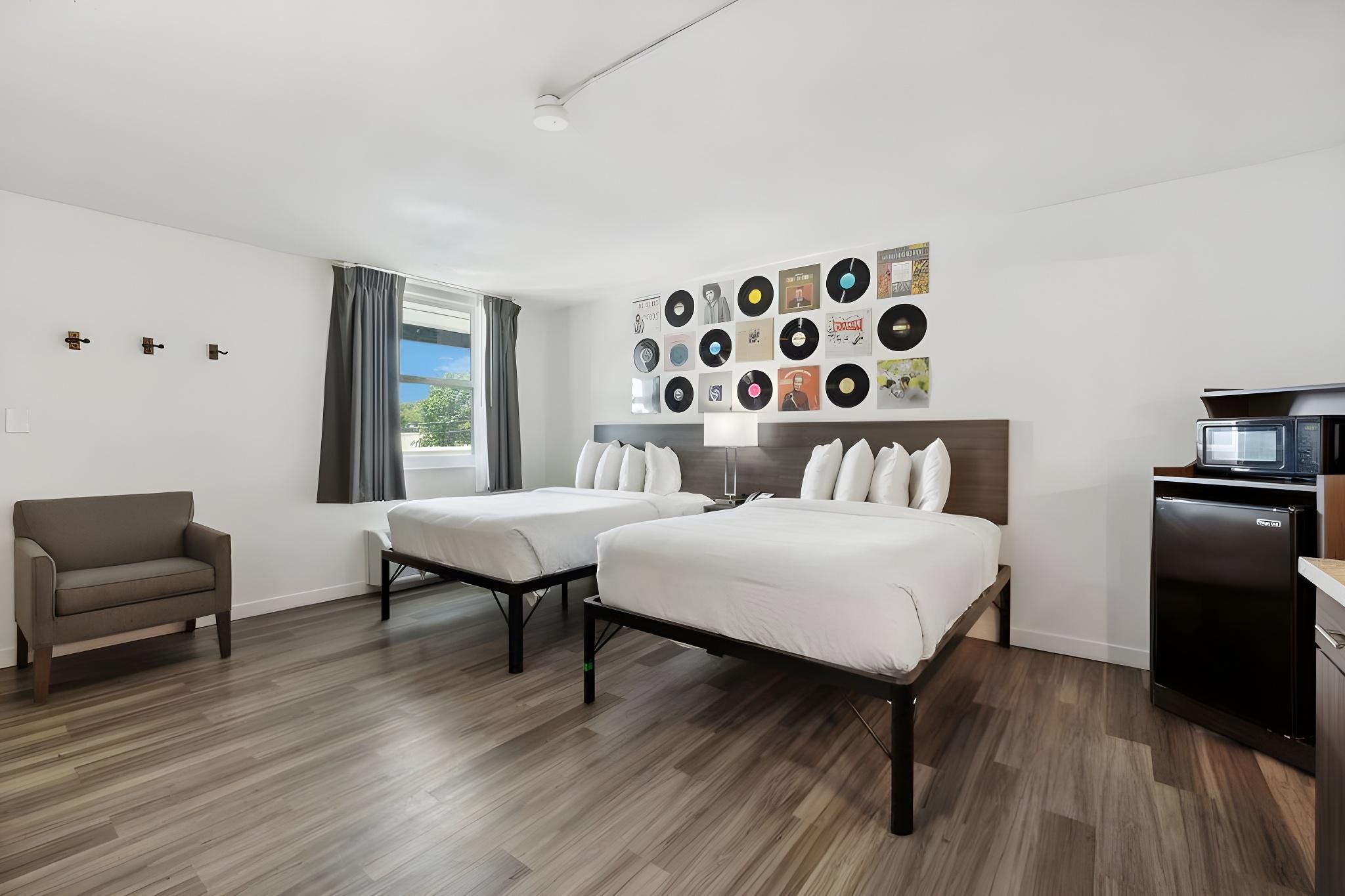 Deluxe Queen Room
