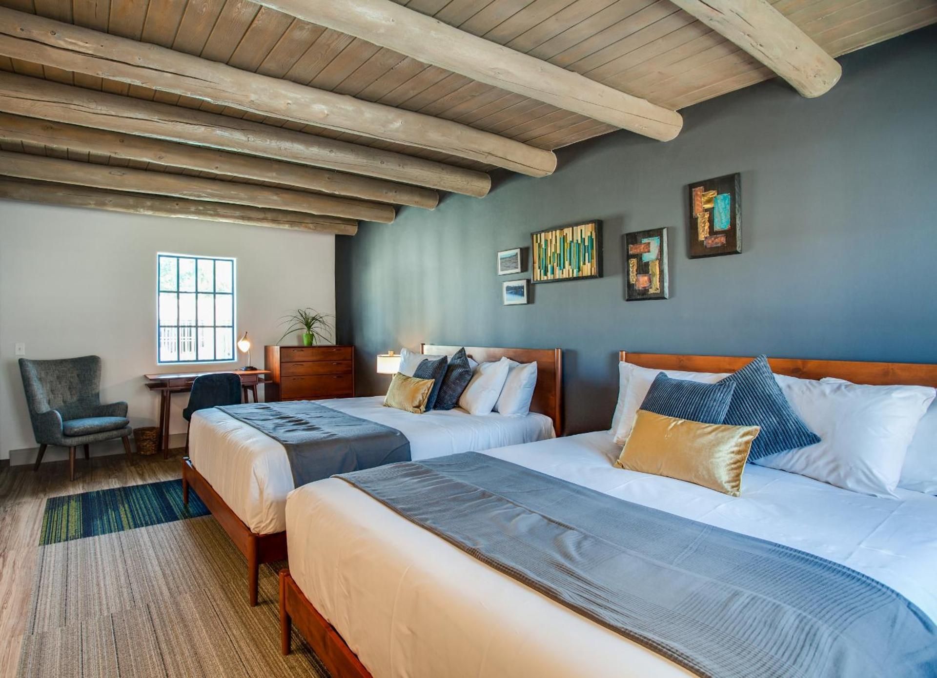 El Vado Motel Standard Queen Room with Two Queen Beds 2