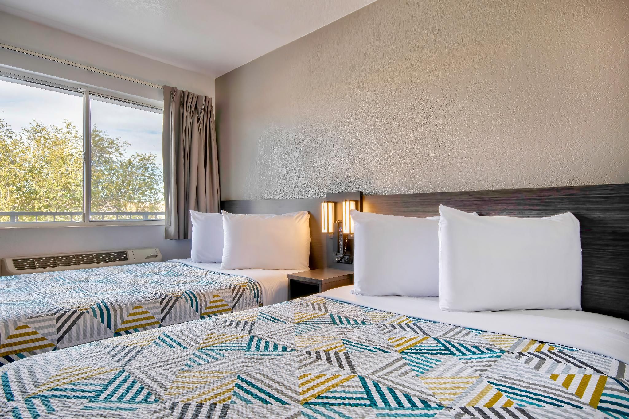 2 Full Beds | Non-Smoking