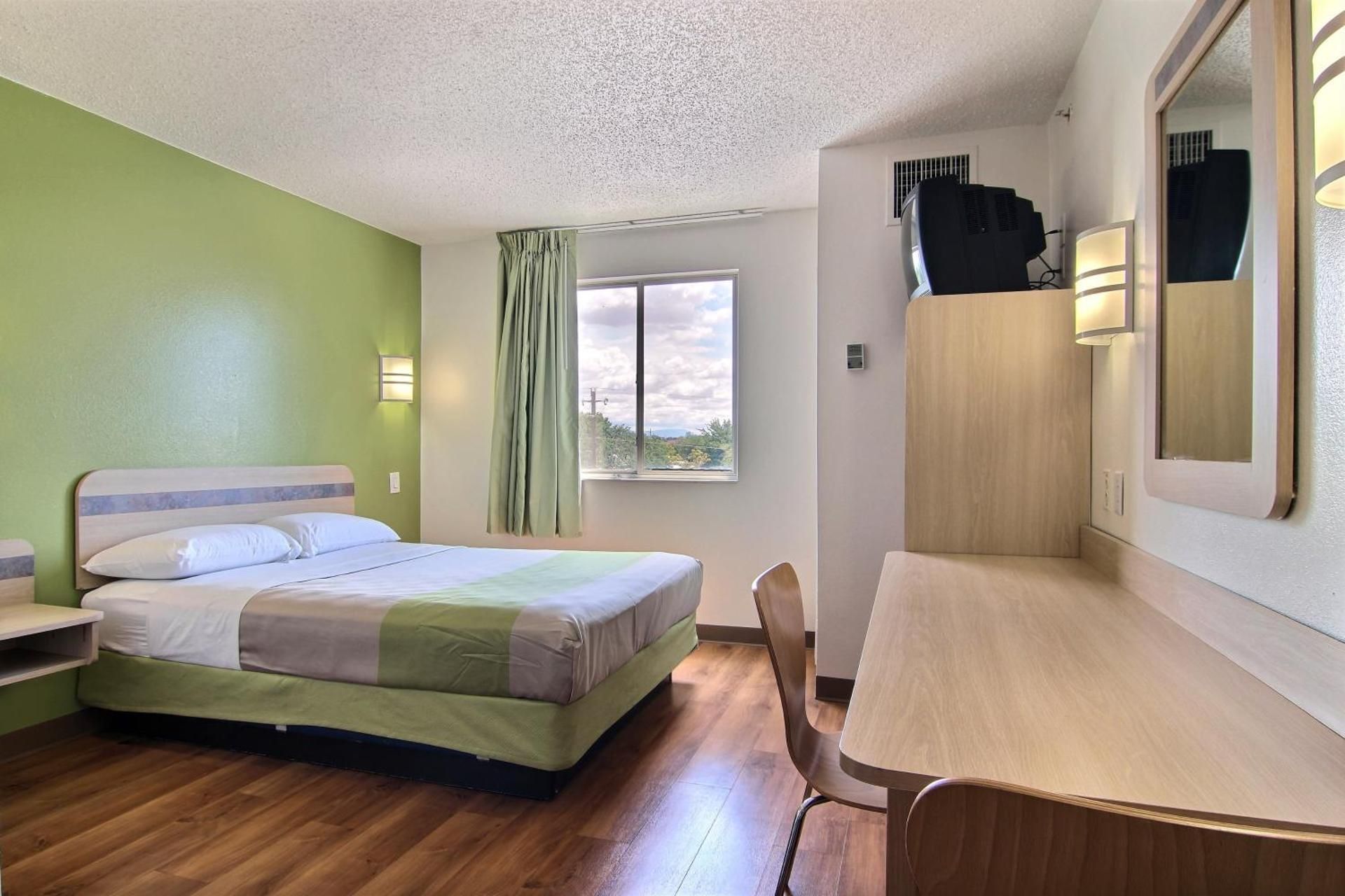 Queen Room - Disability Access