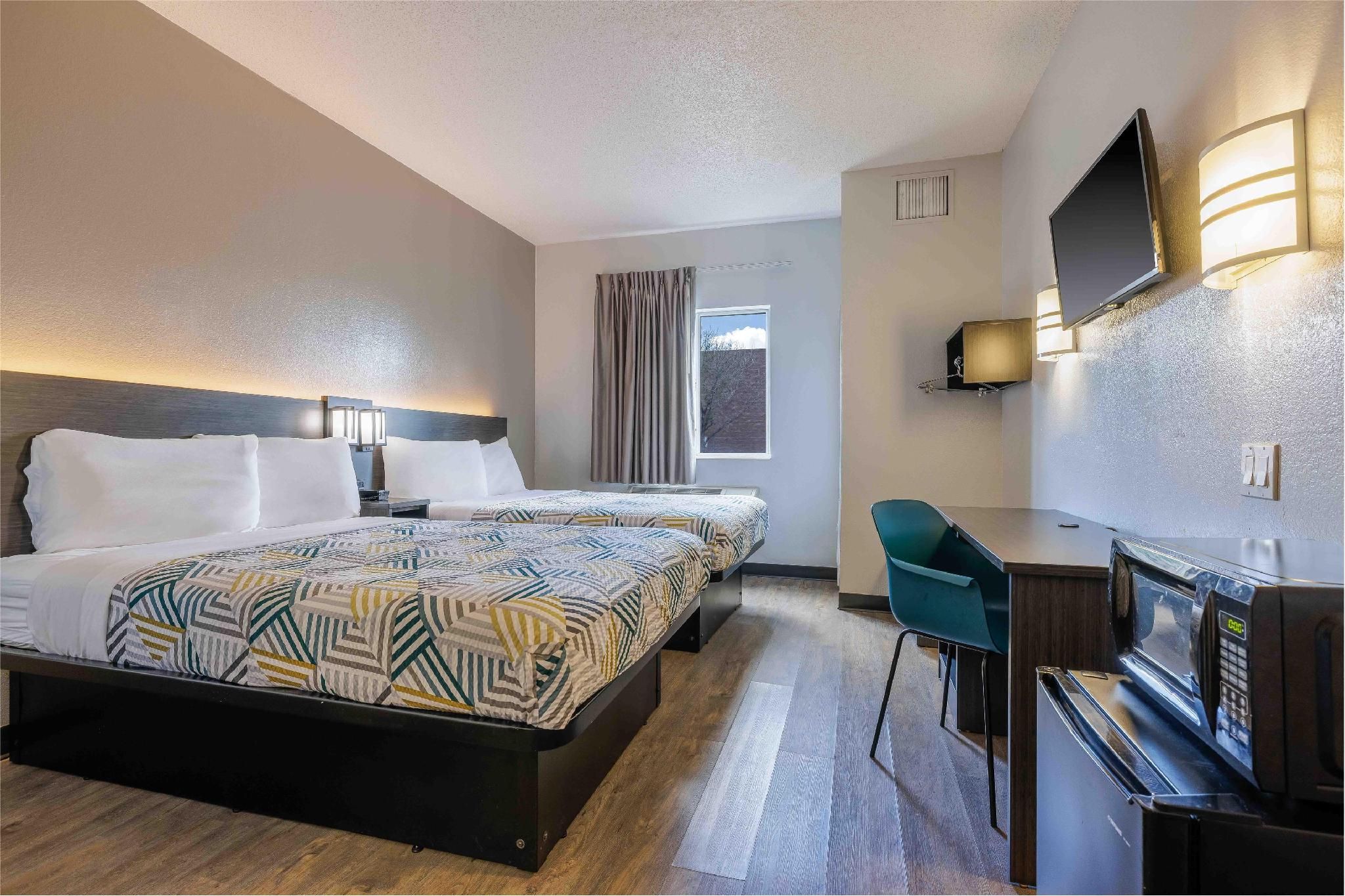 2 Full Beds | Micfridge