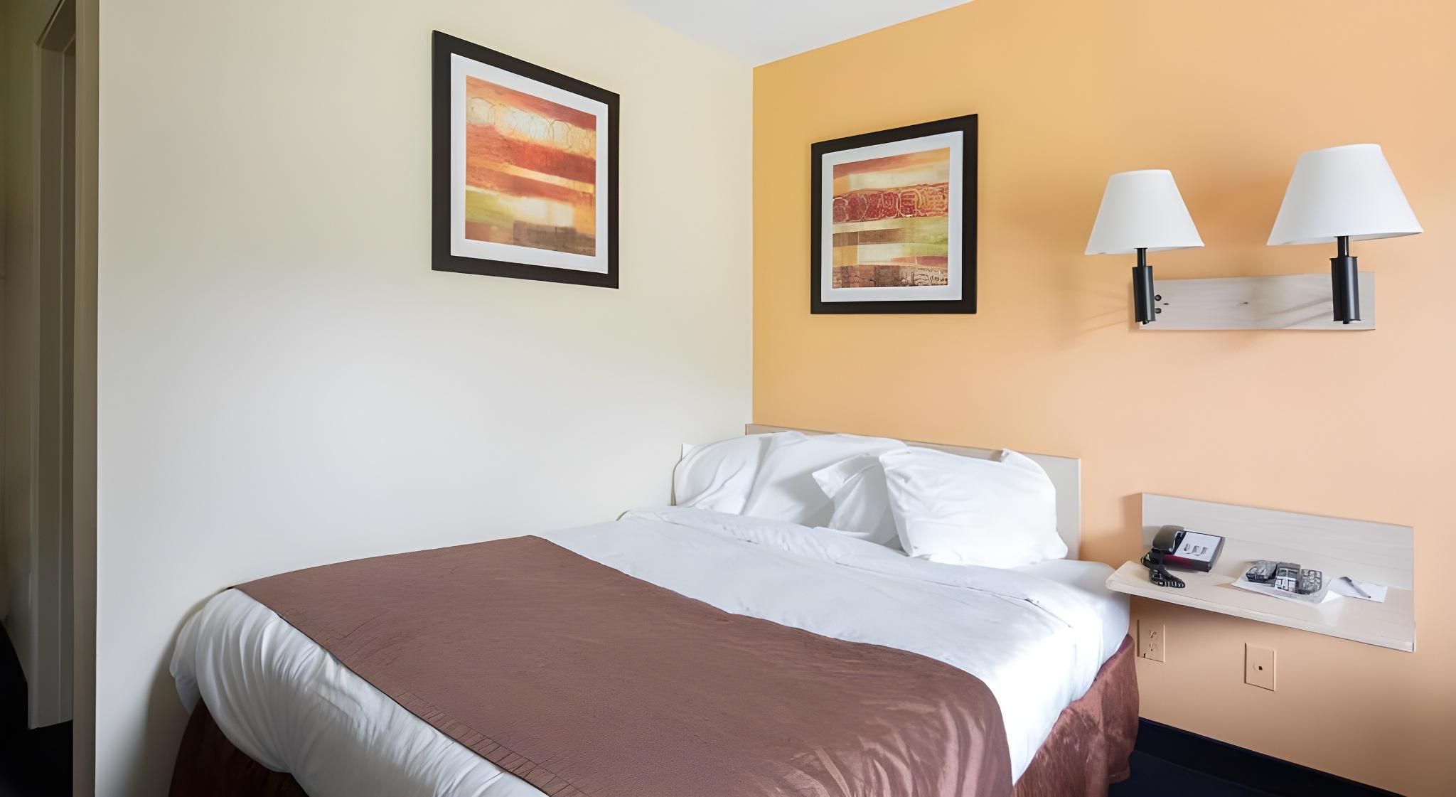 2 Double Beds, Mobility Accessible, Roll-In Shower, Non-Smoking