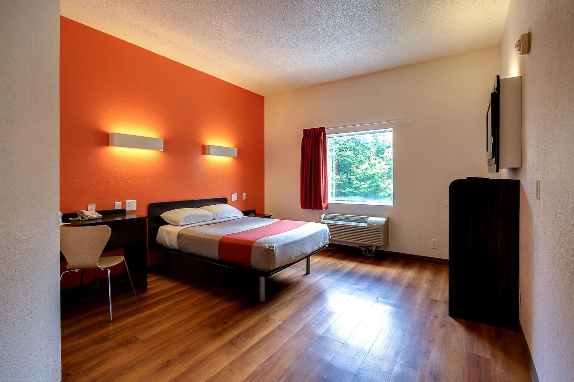 Queen Room - Disability Access