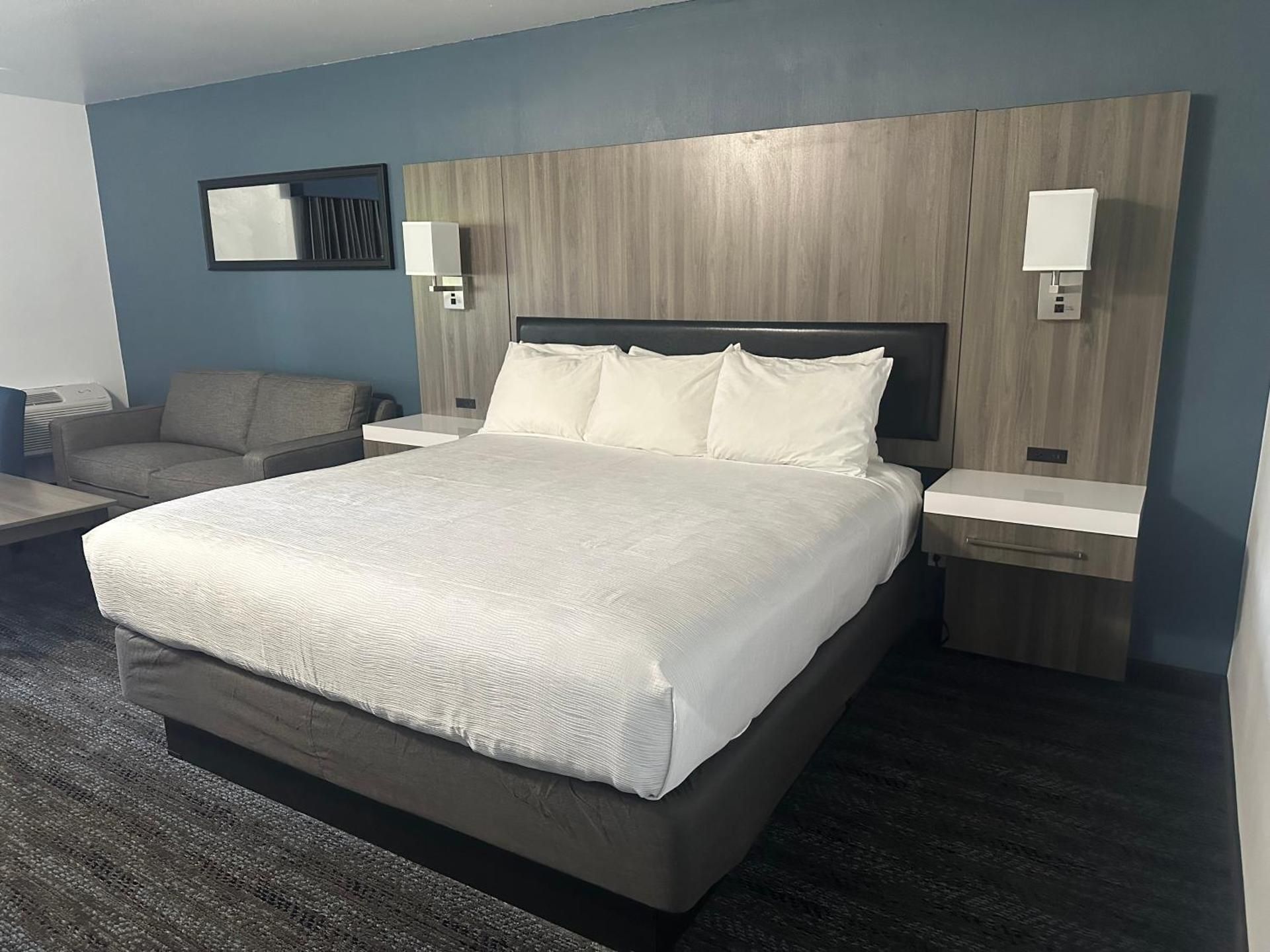 Bayside King Suite