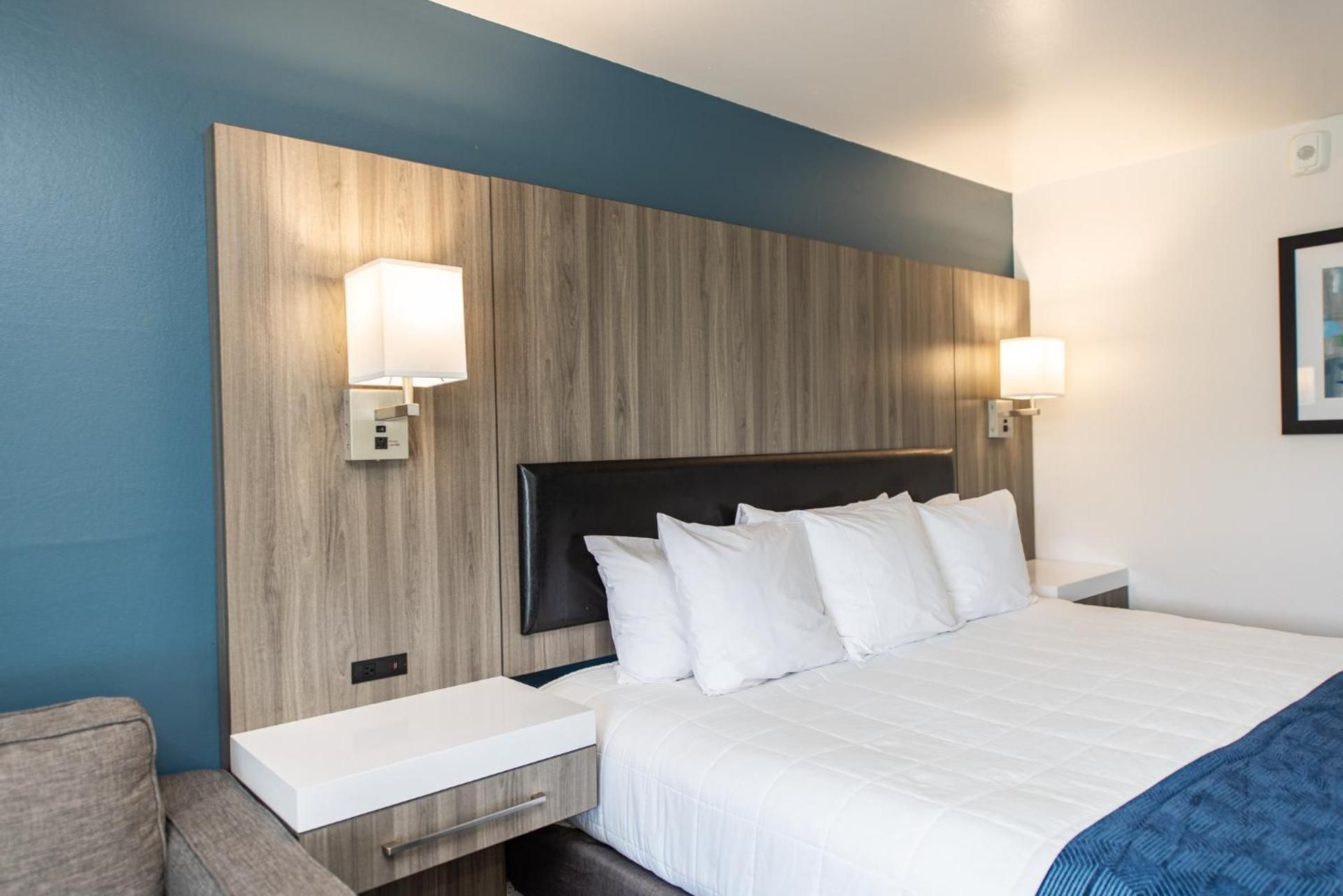 Bayside King Suite