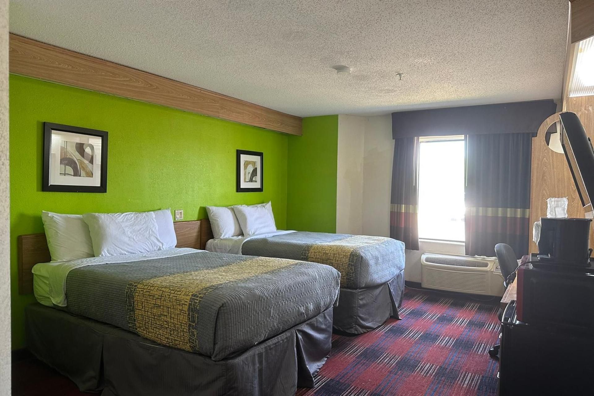 2 Full Beds Non-Smoking