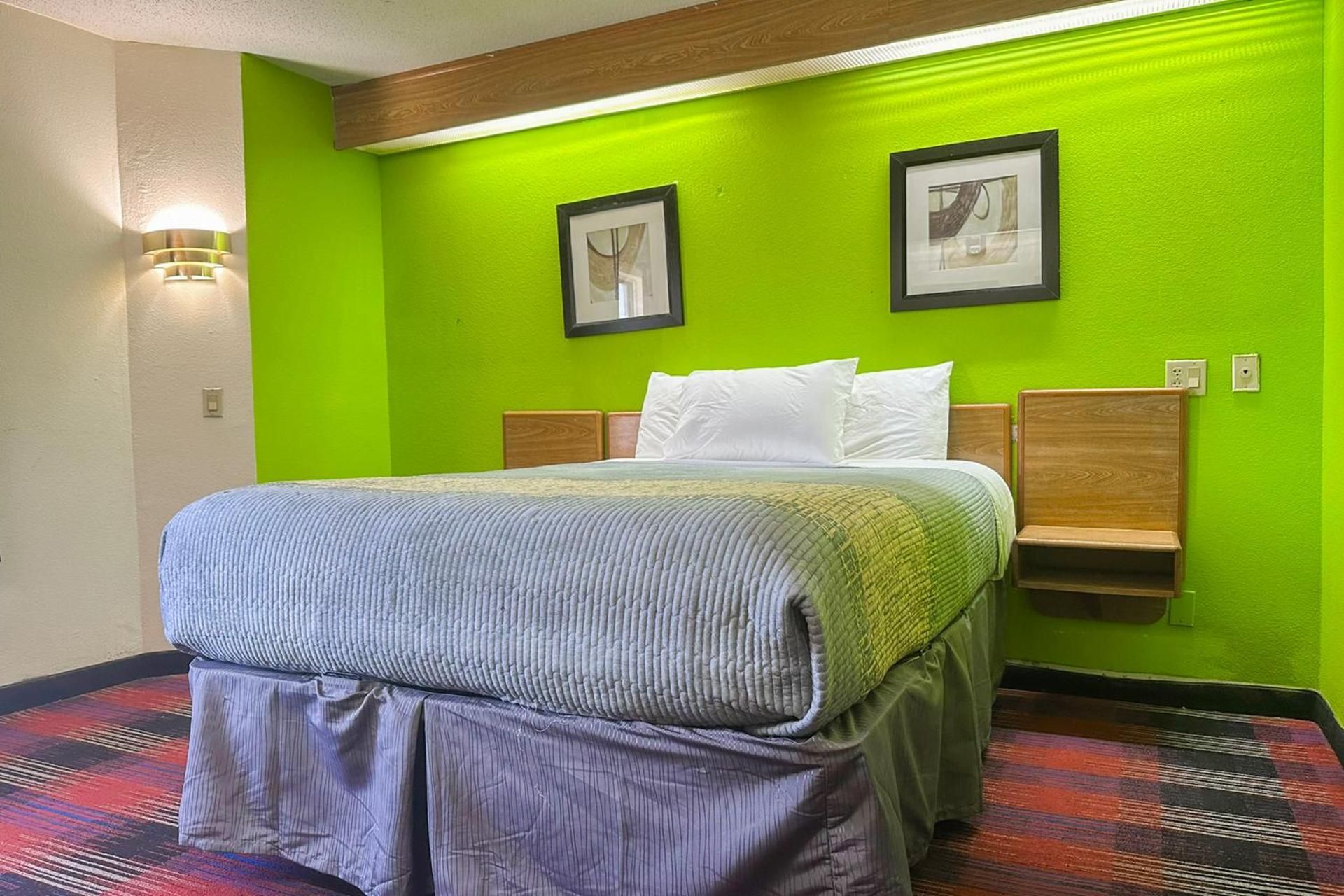 King Bed Non-Smoking