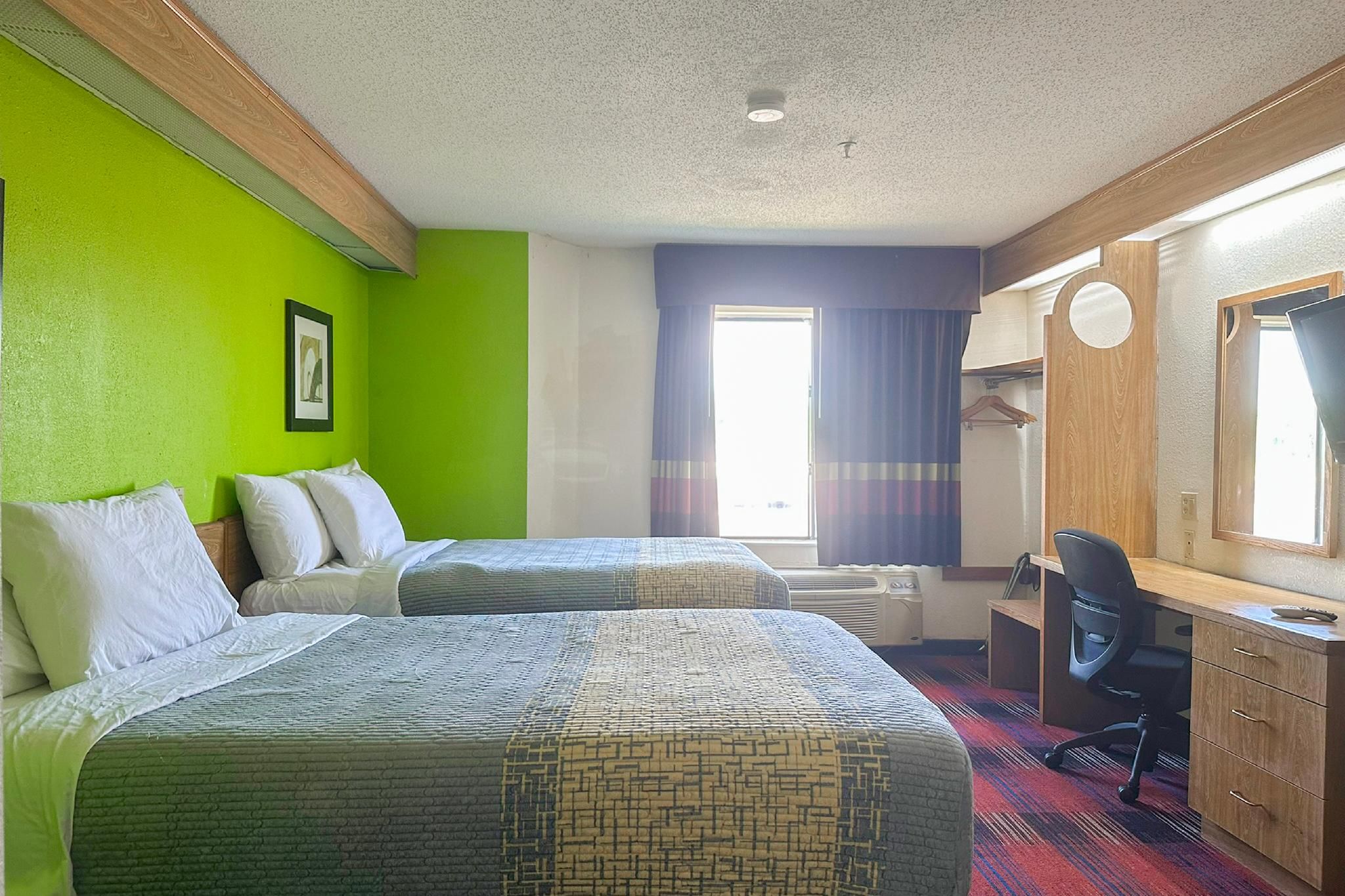 2 Full Beds Non-Smoking