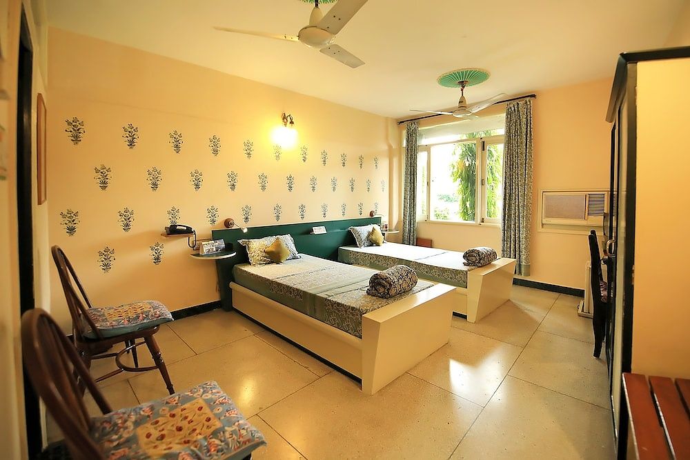 Jaipur Inn Deluxe Room 23