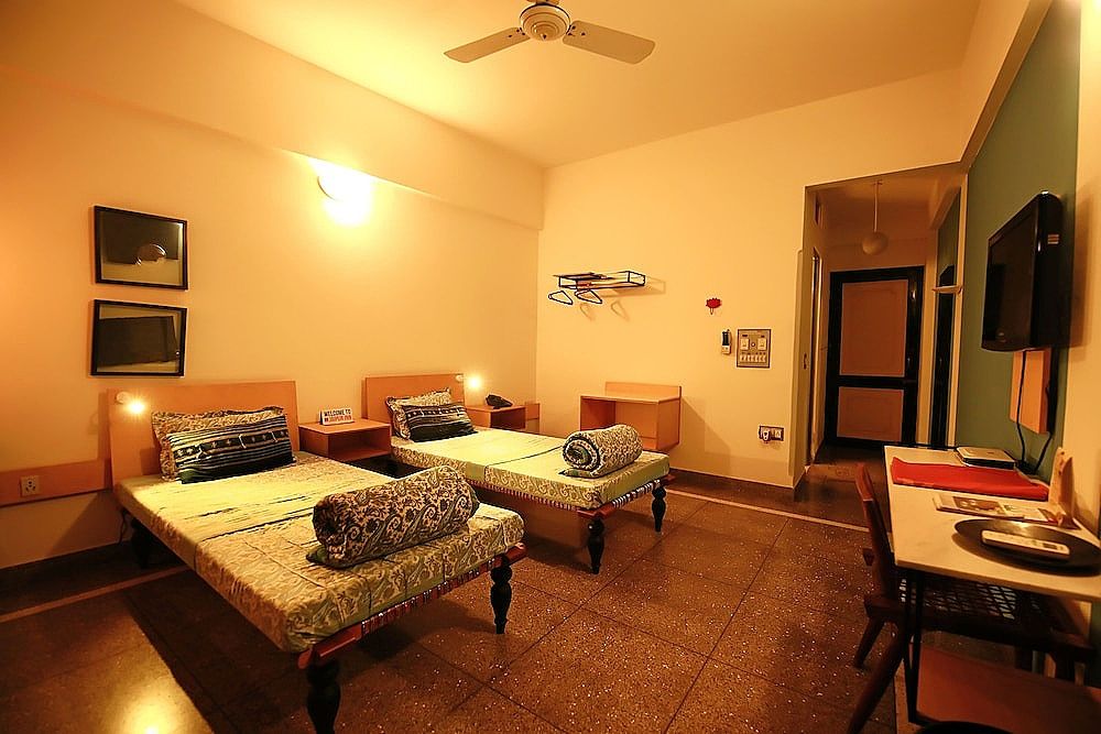 Jaipur Inn Deluxe Room 8