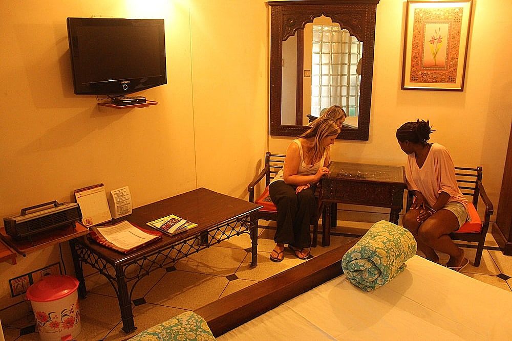 Jaipur Inn Deluxe Room 35