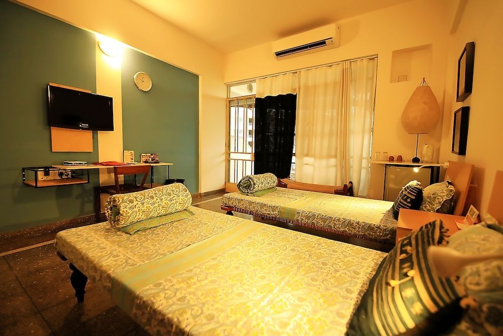 Jaipur Inn Deluxe Room 13