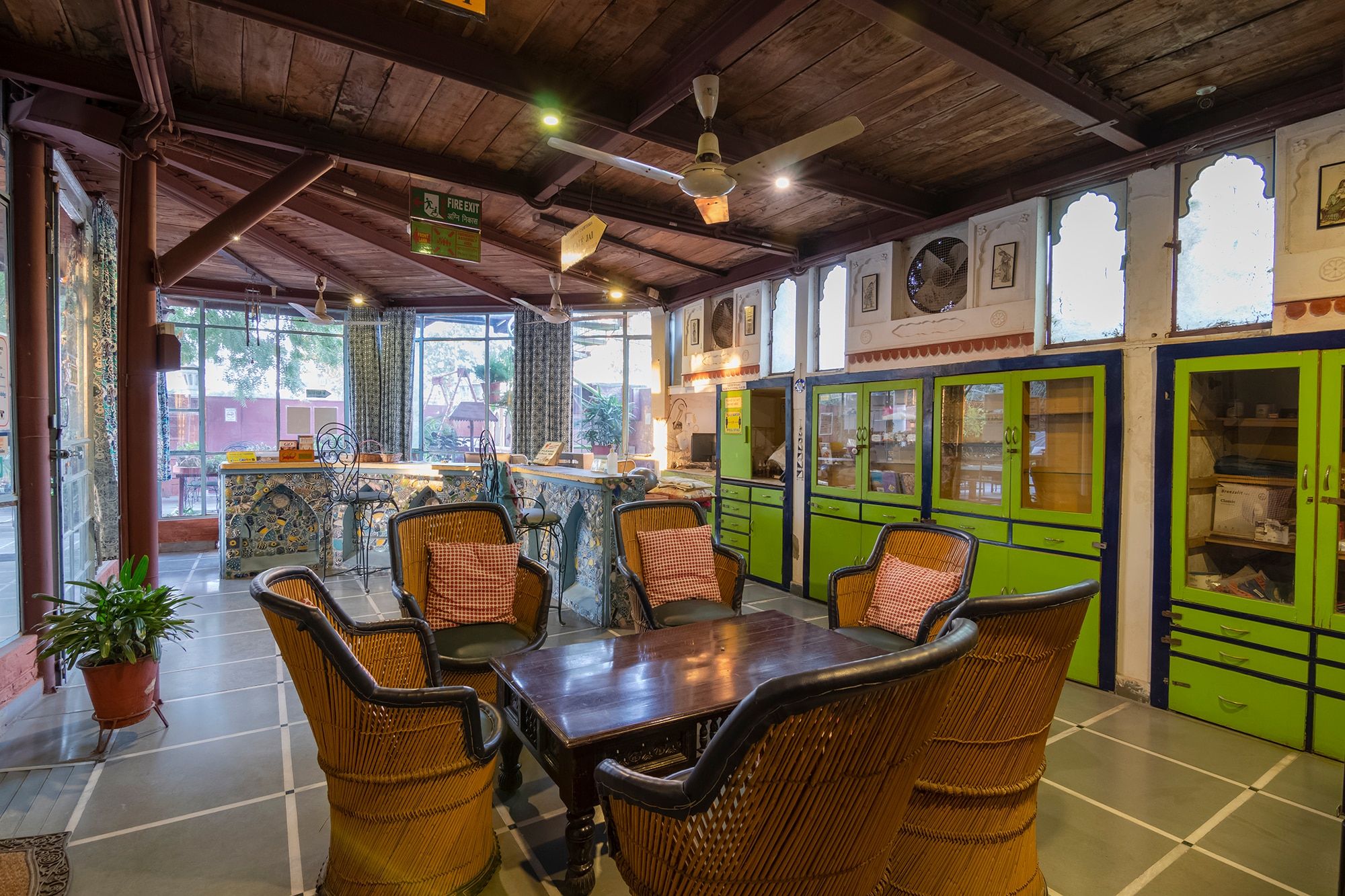 Food & Dining
