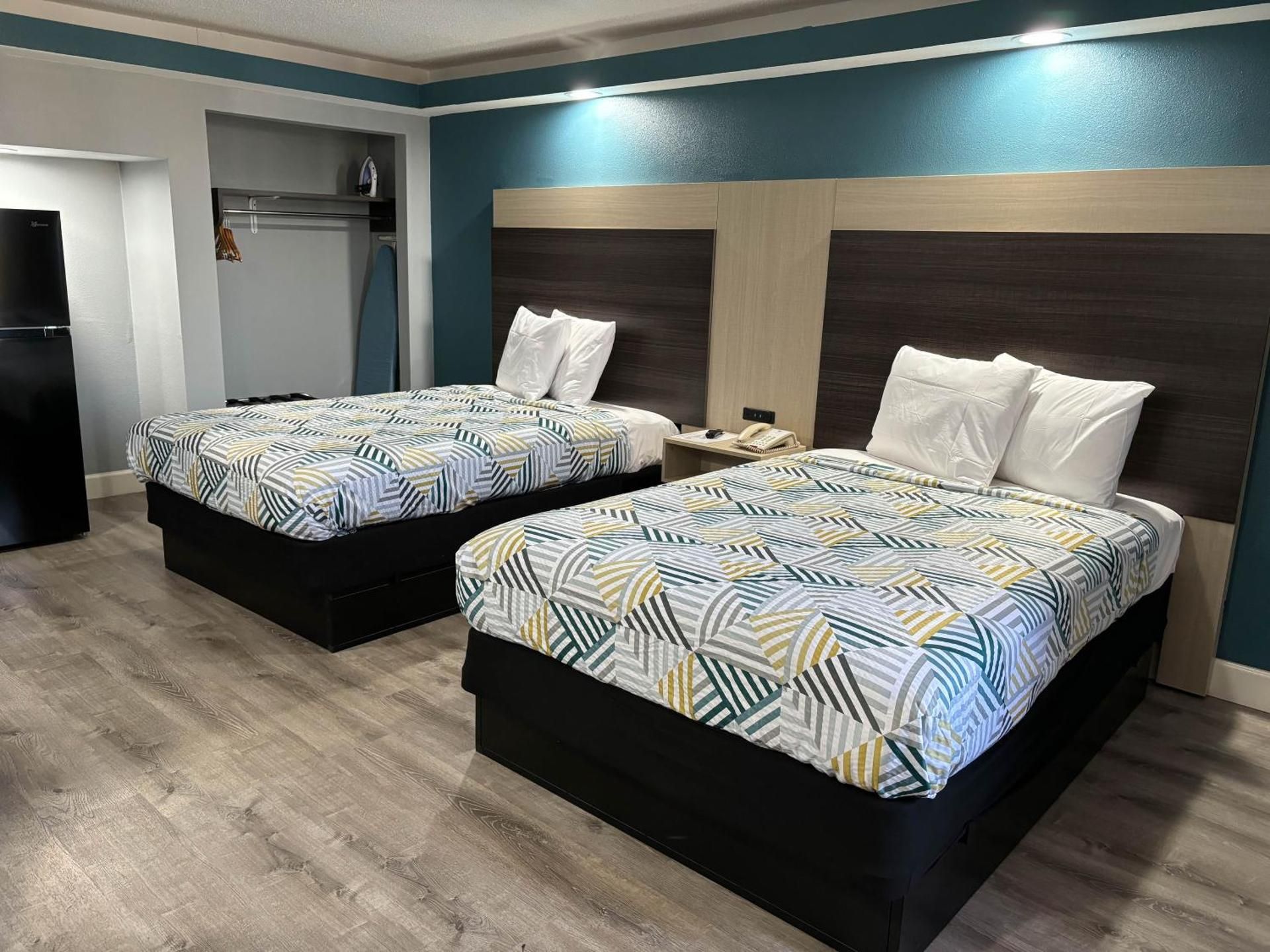 2 Double Beds Accessible Non Smoking