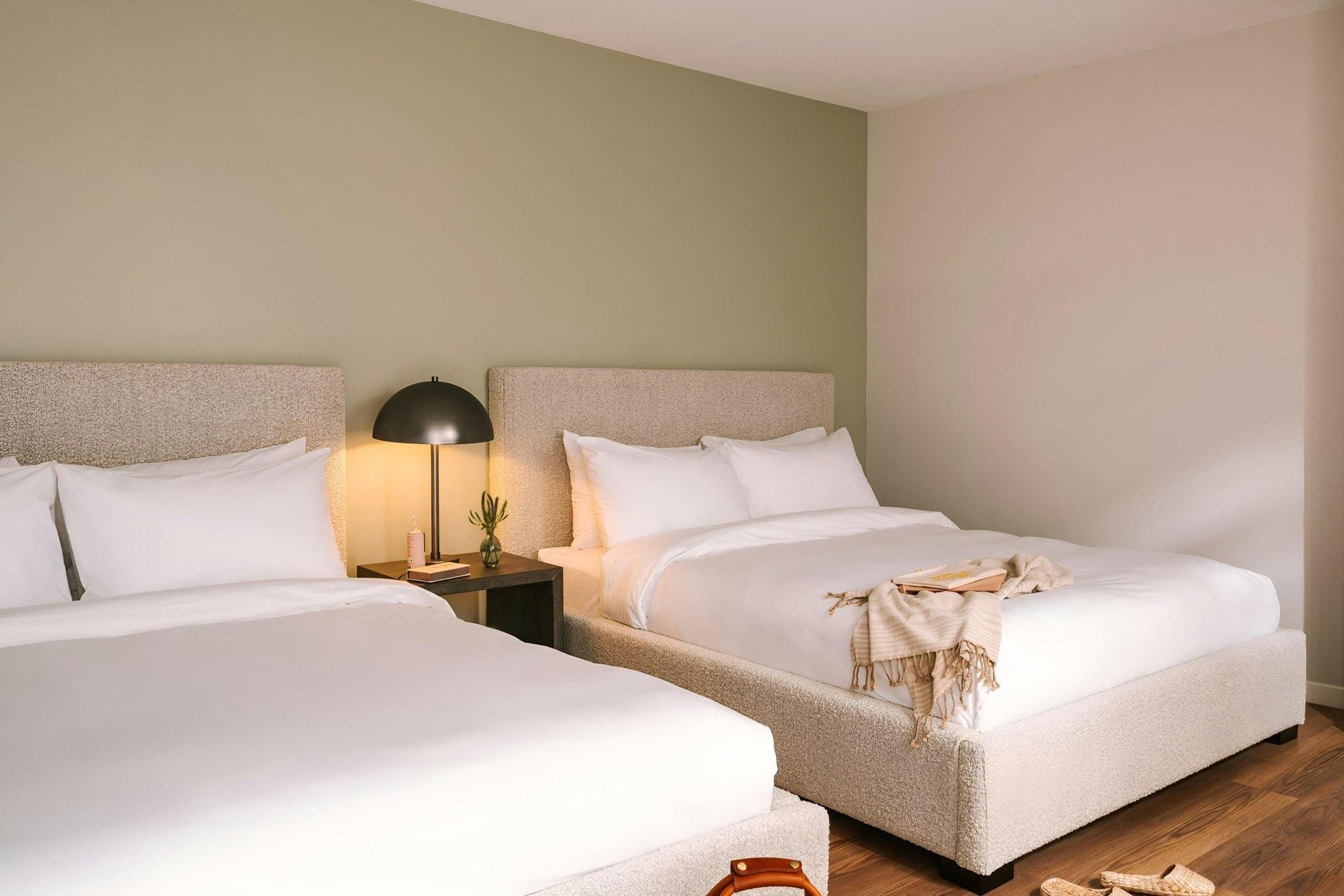 Guest room, 2 Queen, Courtyard view
