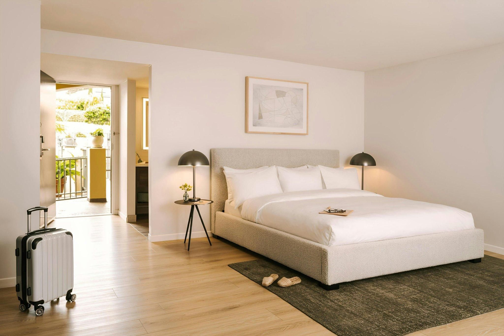 Guest room, 1 King, Balcony