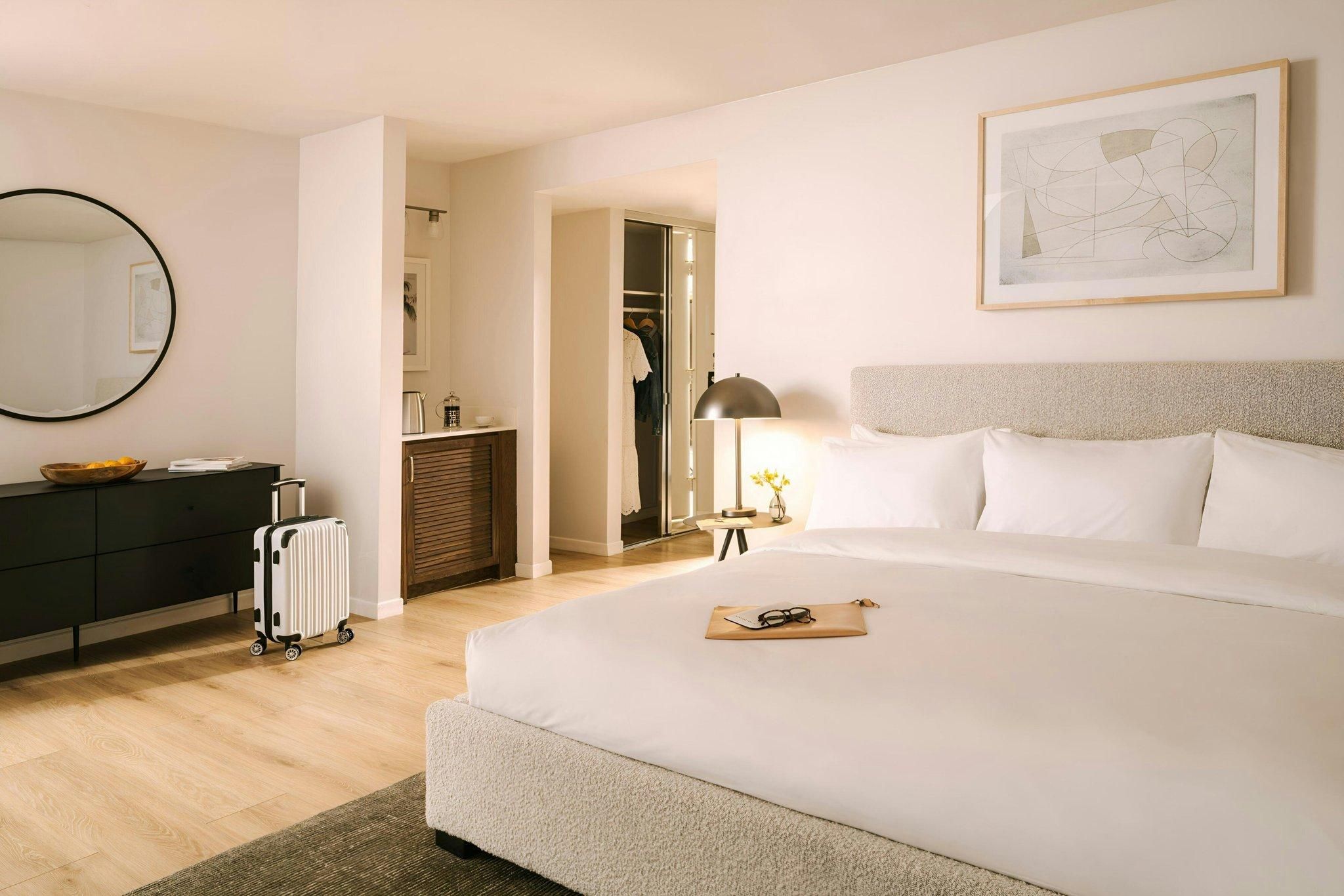 Guest room, 1 King, Balcony